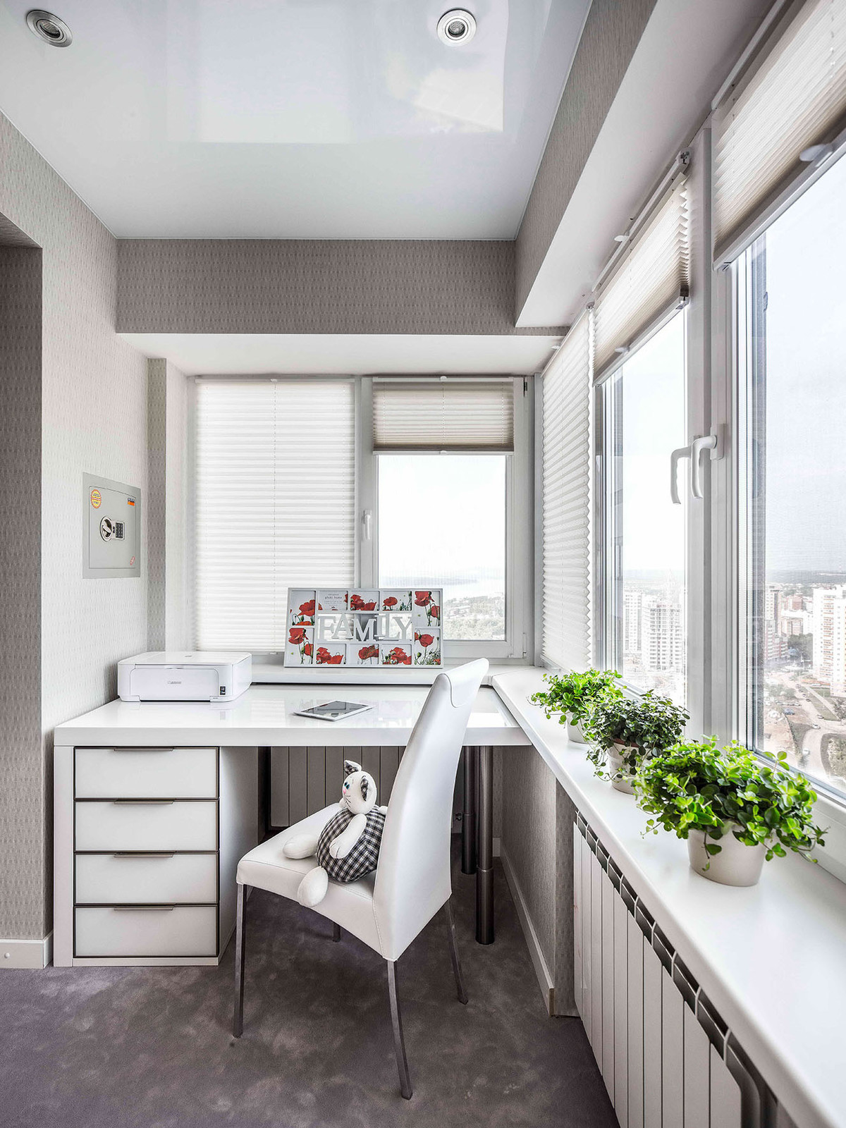 Интерьер с видом на Волгу