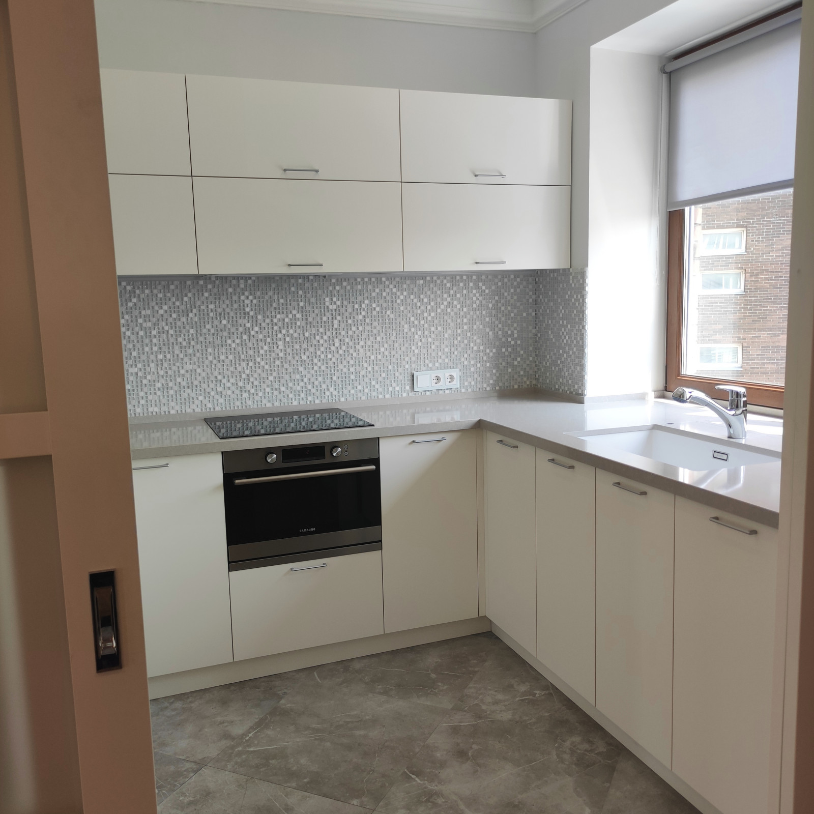 Двухуровневая светлая квартира в неоклассическом стиле