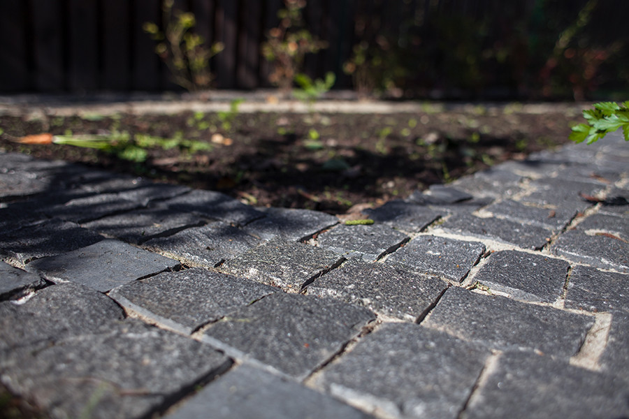 Каменный мотив