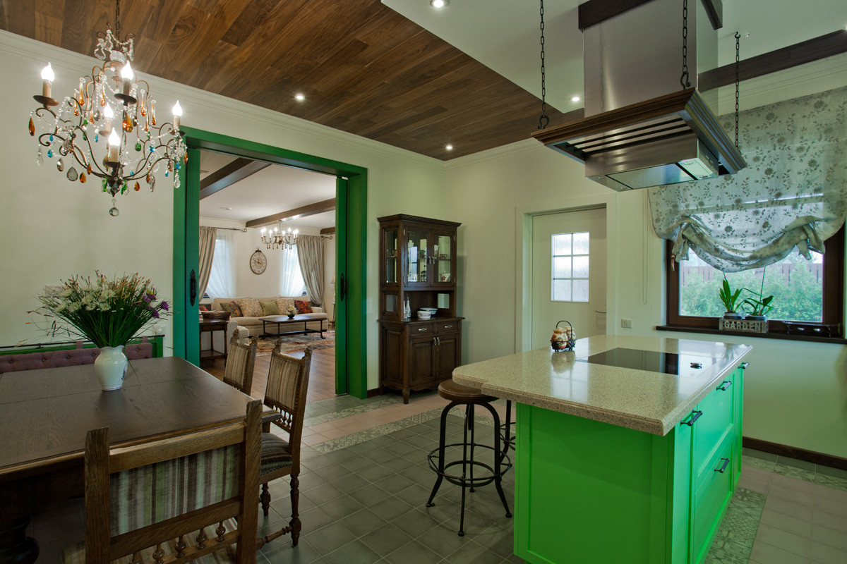 Домик у озера