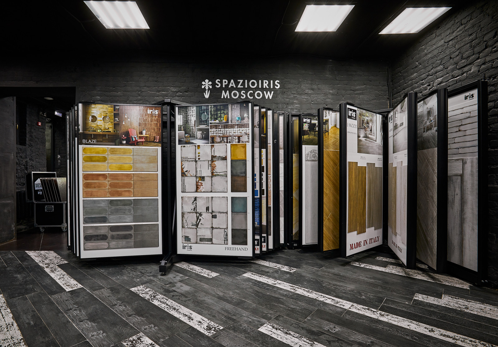 Экспозиция шоурума SpazioIris Moscow