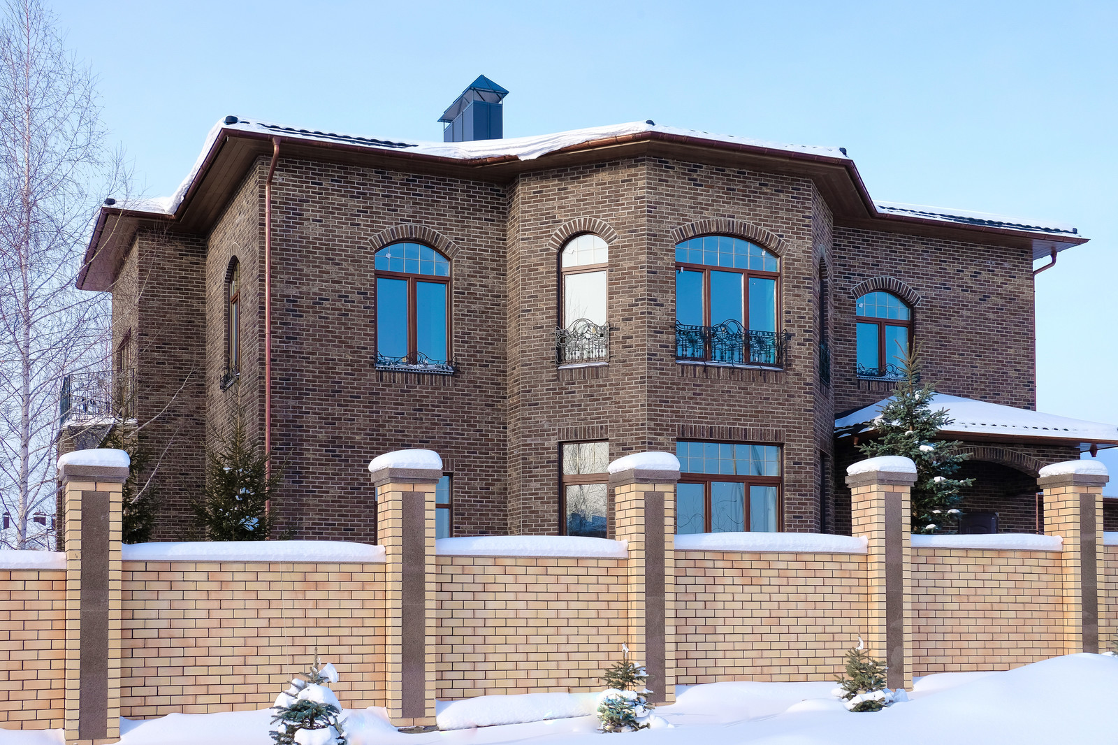 Классический дом в поселке Карпов пруд