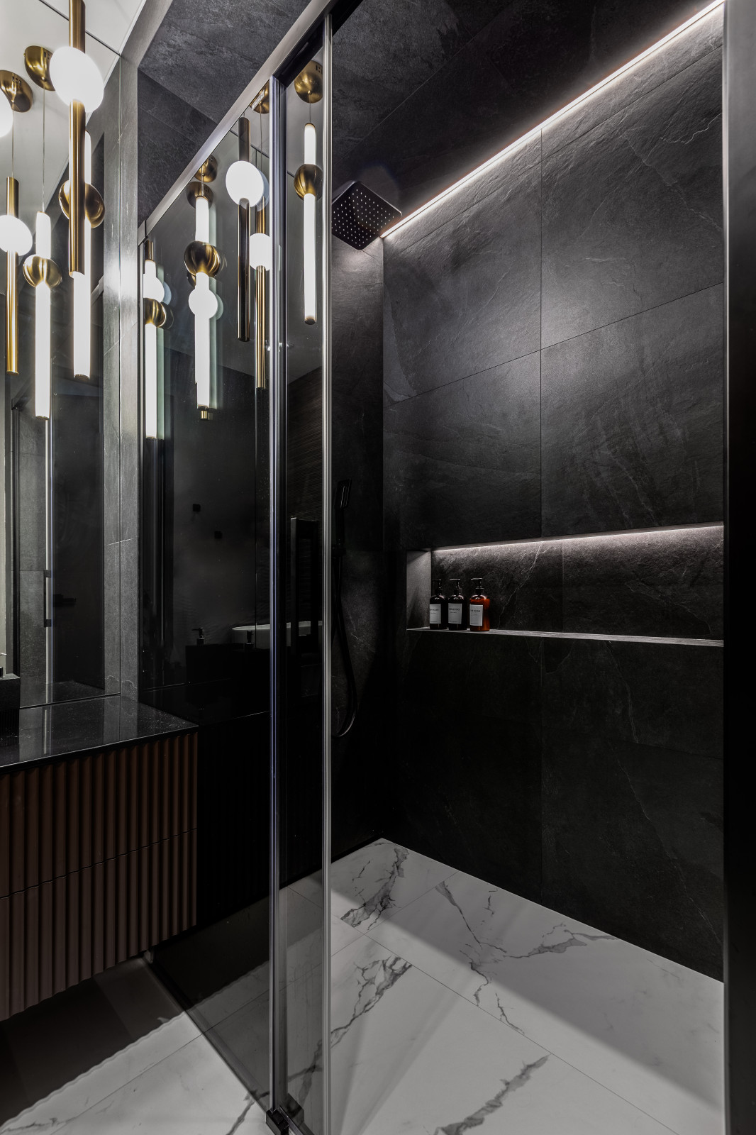 На берегу большой реки