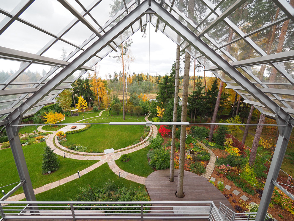 Вид на участок с террасы на мансарде