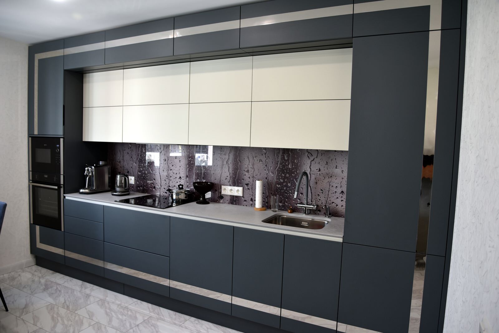 Кухня "PROFILO metallo".