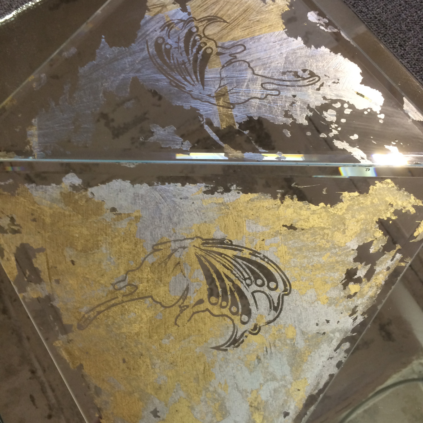 Искусственное старение зеркал и стекла