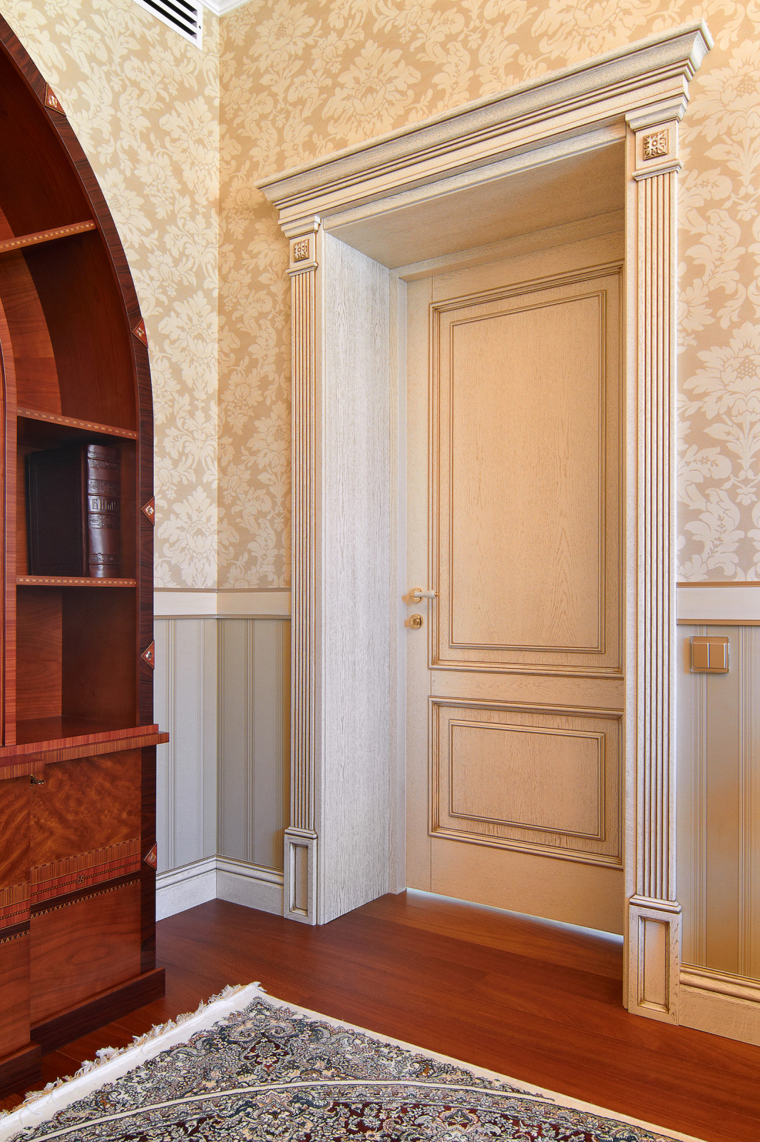 Элитные столярные изделия из дуба для дома в классическом стиле