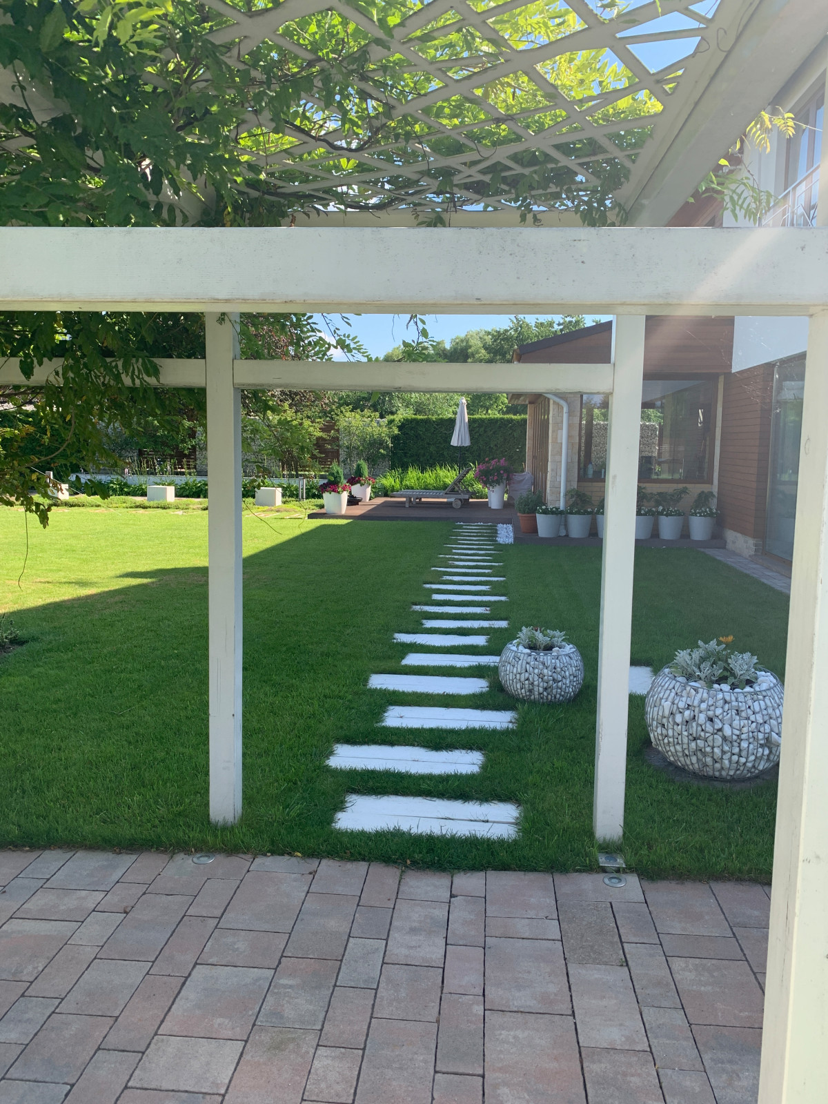 Современный сад для семьи