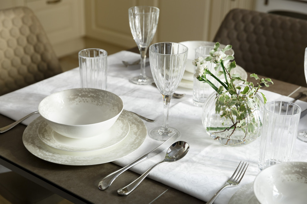 Сервировка стола в петербургской квартире