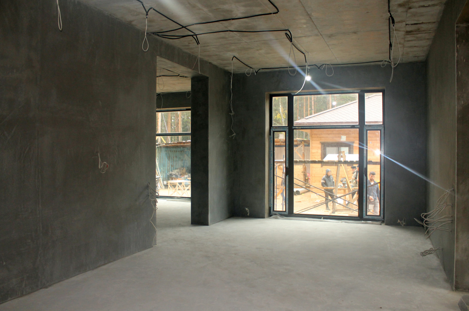 Дом из кирпича в "Охтинском парке"