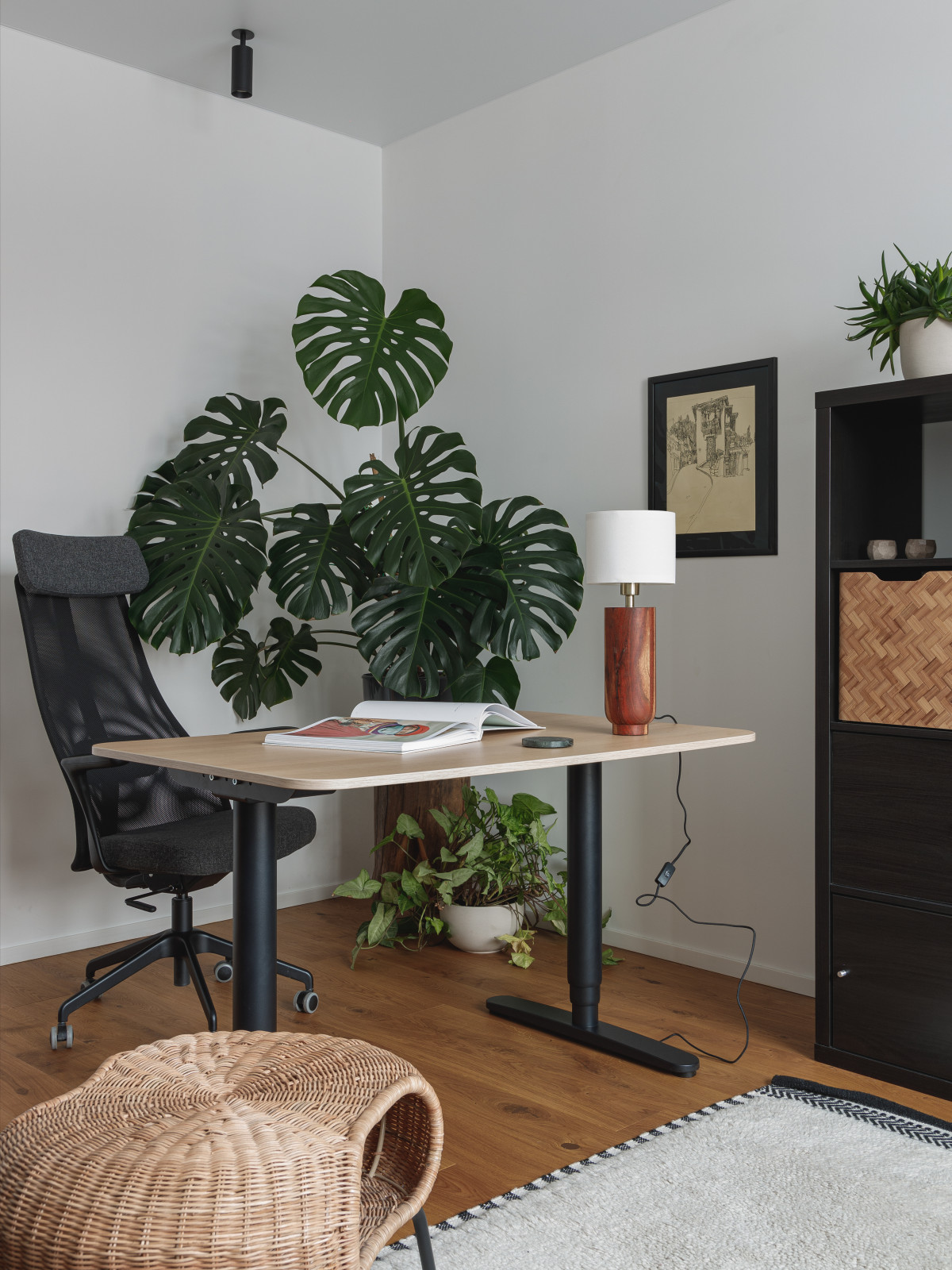 Обложка проекта: Дом в лесу