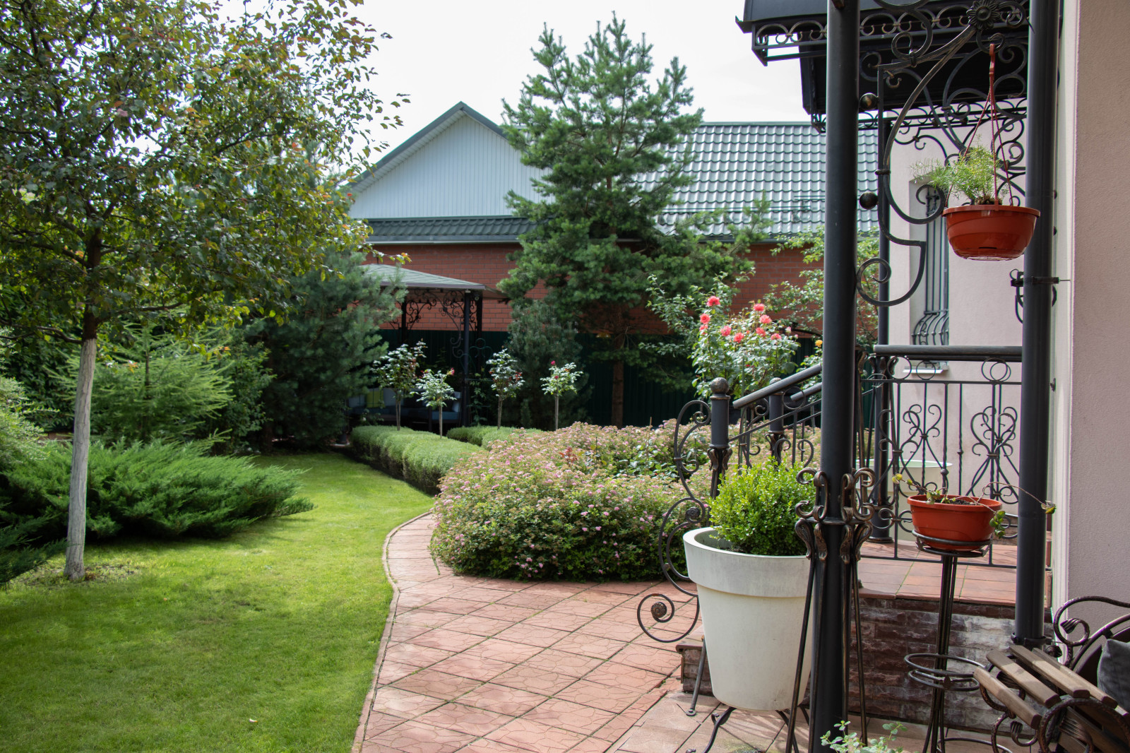 Французский садик в поселке Рыбаки Дмитровское шоссе