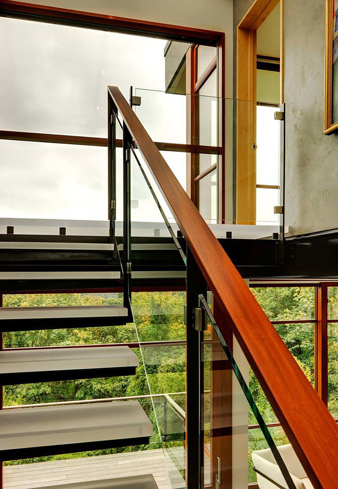 Стеклянные ограждения лестниц