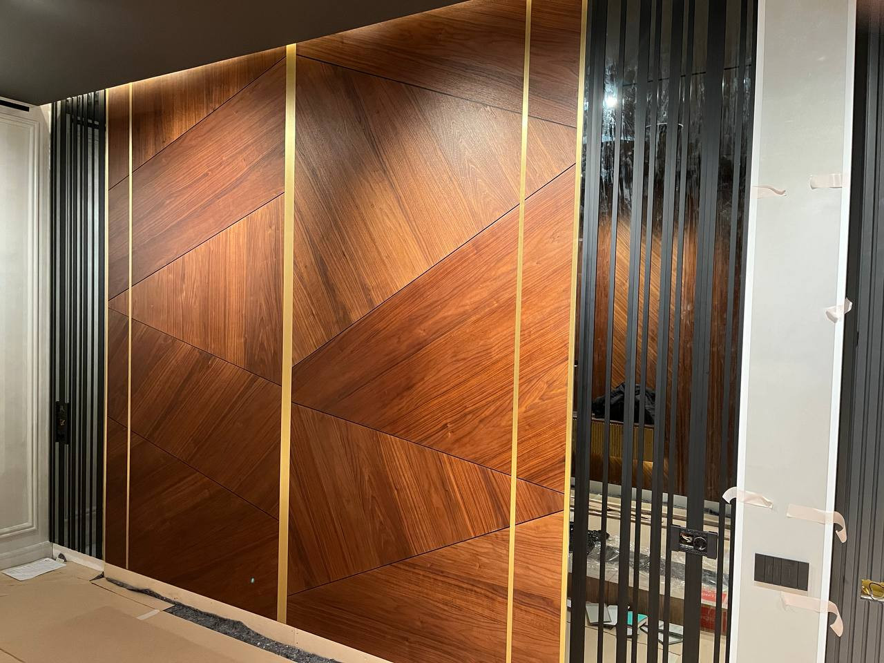 Зеркала у изголовья кровати