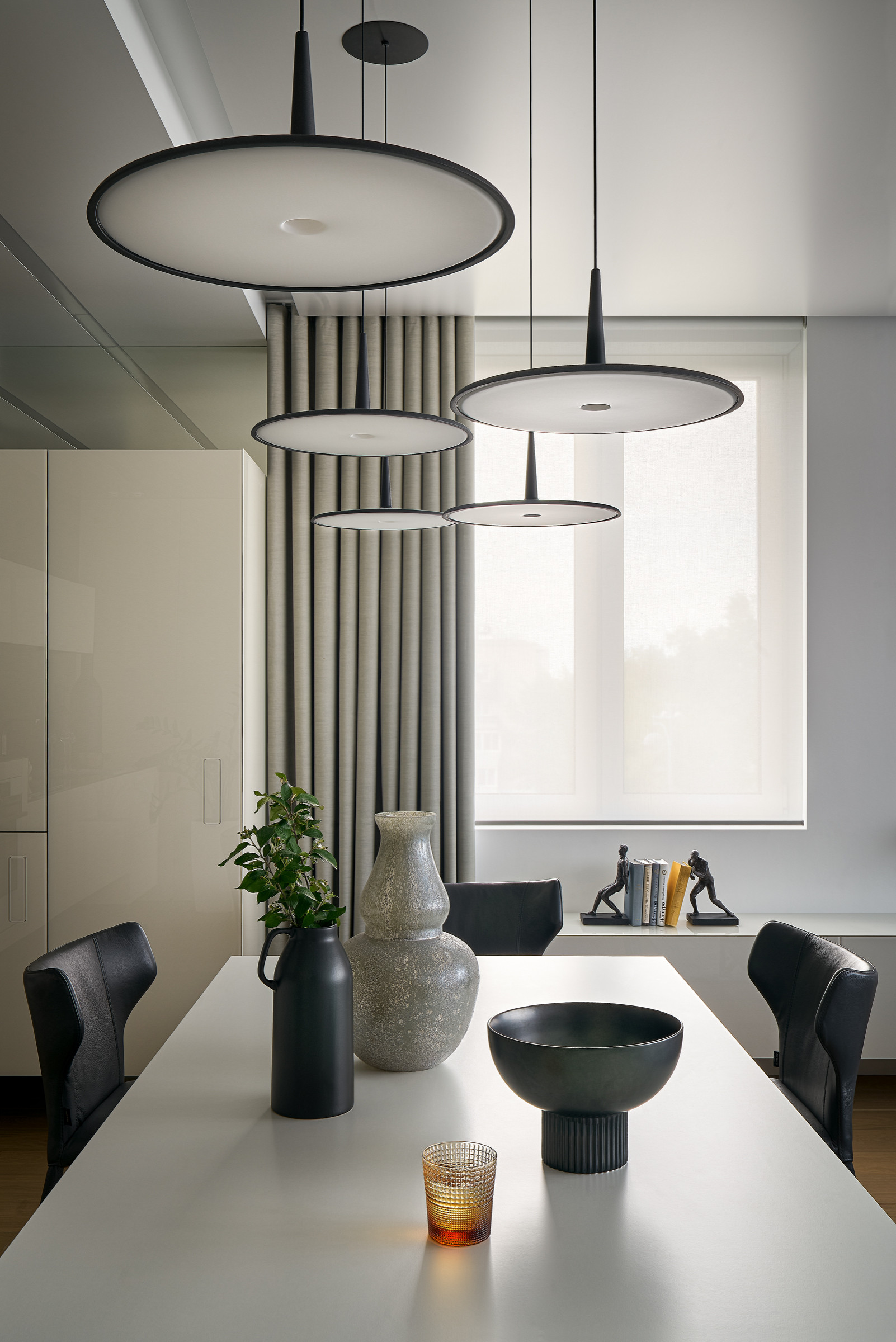 Houzz тур: Квартира в Екатеринбурге с «парящей» мебелью