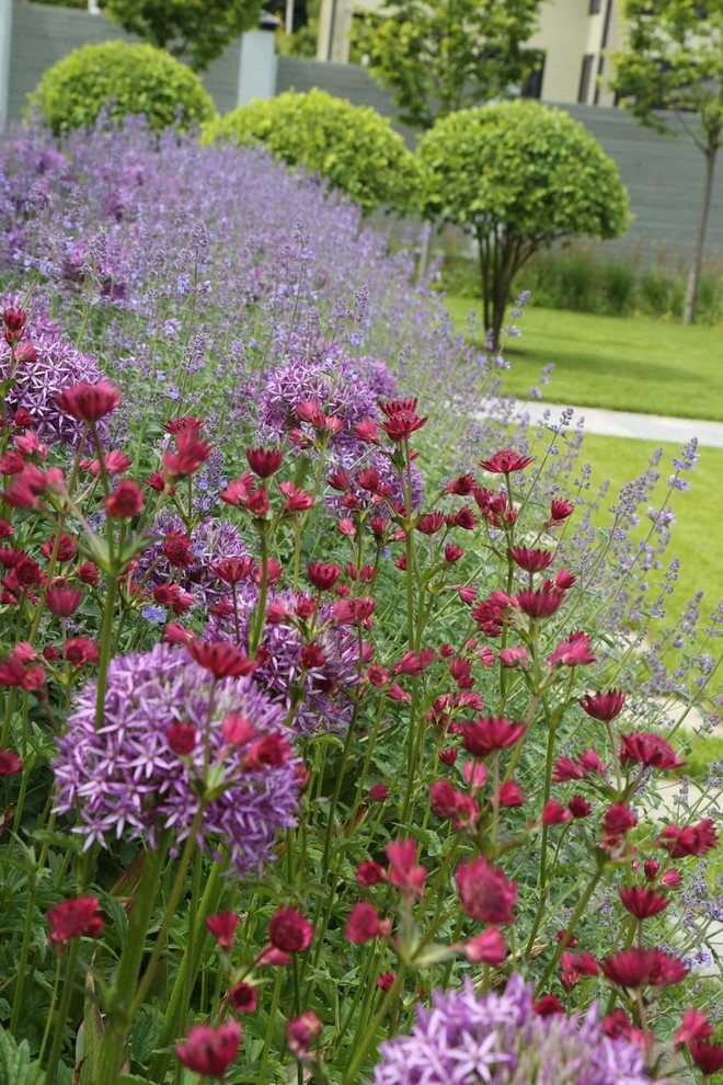 Как правильно: Сделать объемный цветник