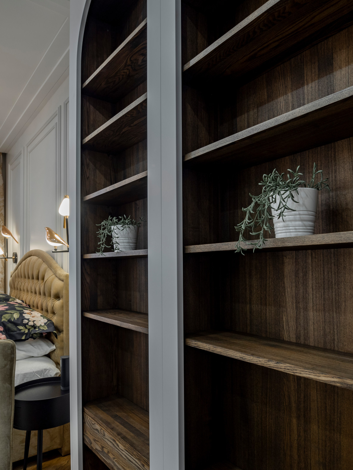 Стильная меблировка спальни