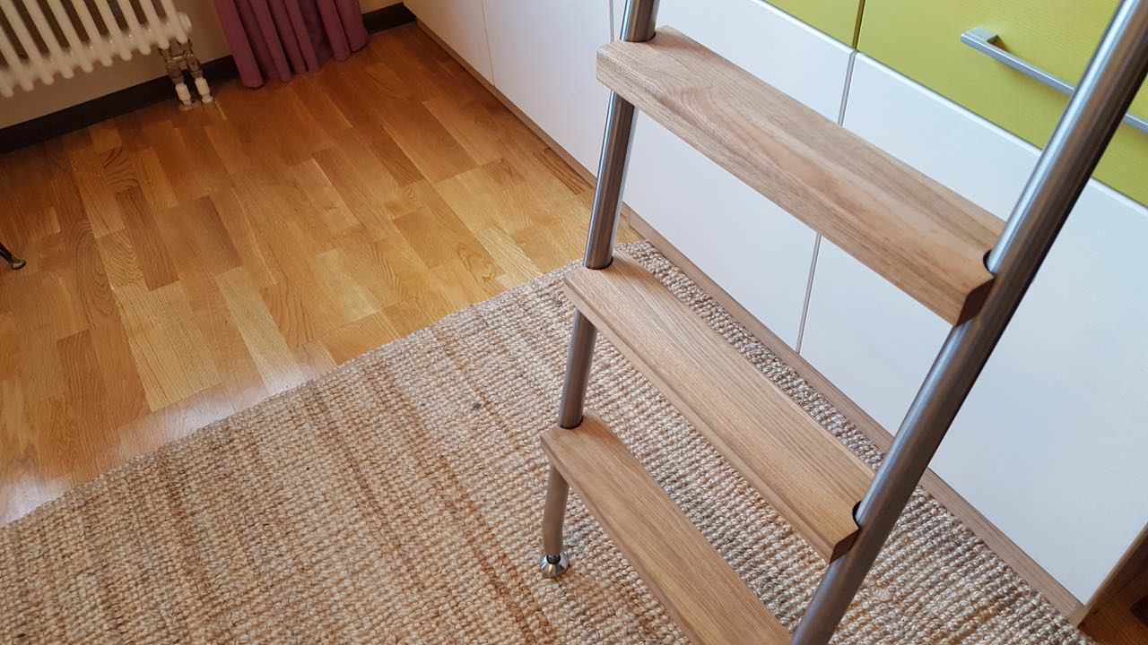 20180408 _ НОВОСИБИРСК - лестница мебельная с крючками - модель Step-30 hook