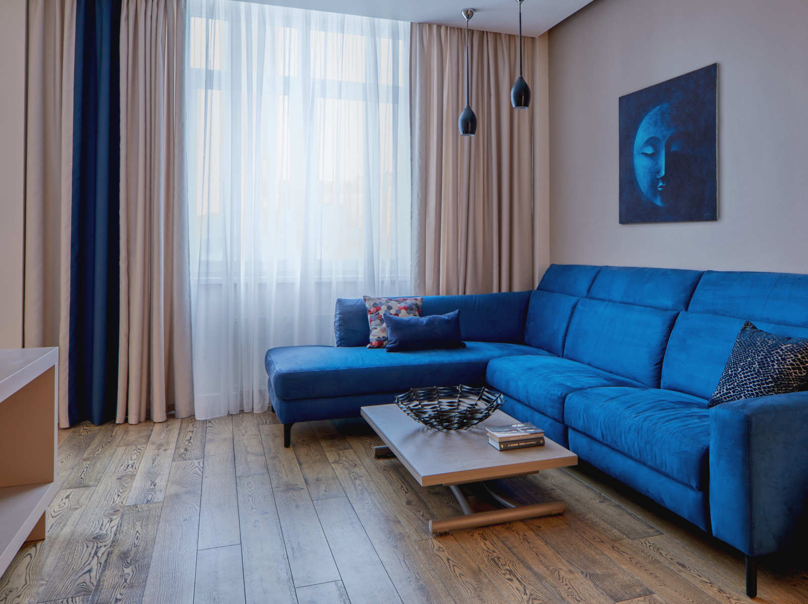 Квартира с видом на городскую набережную