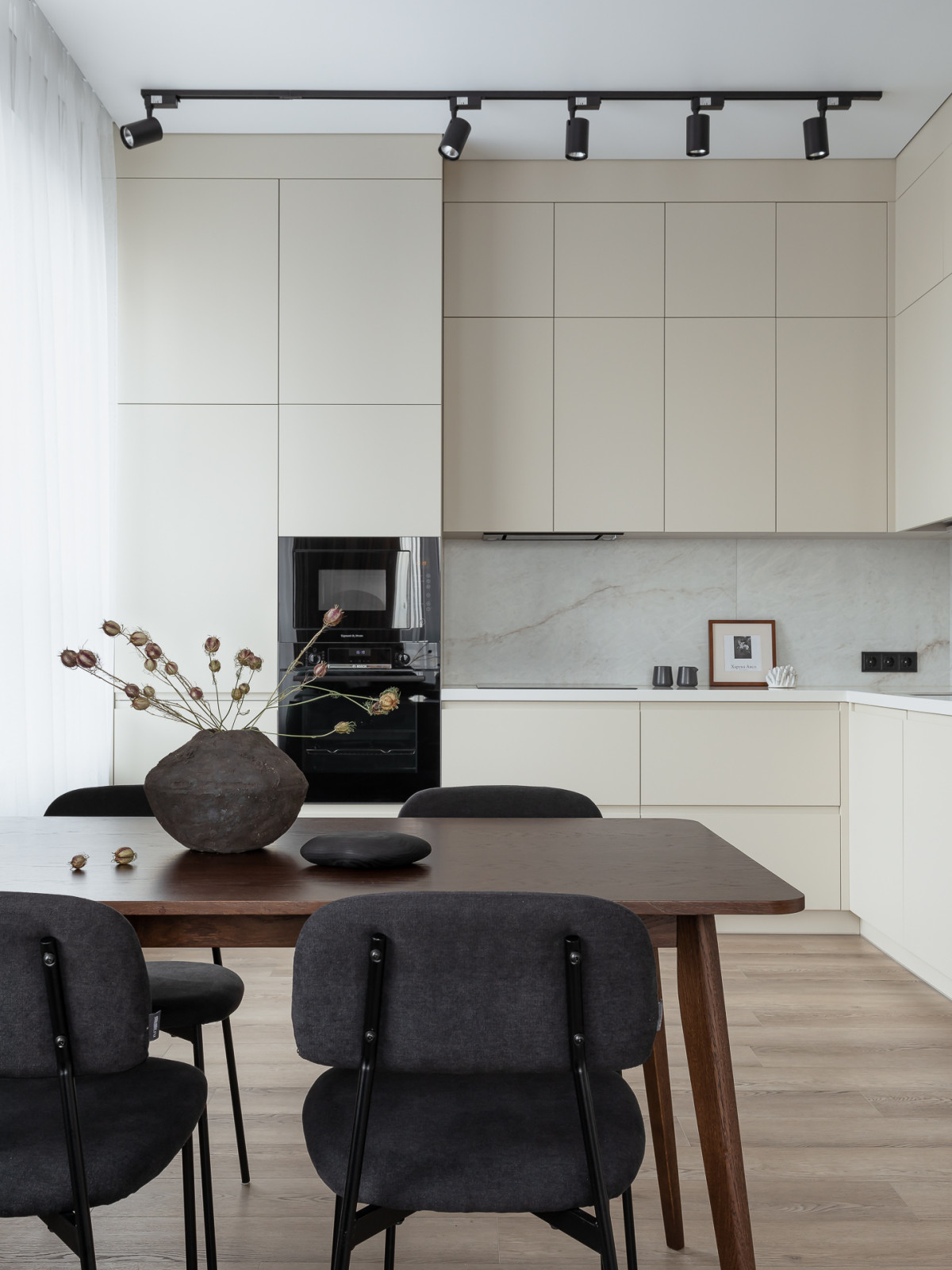 Удобный стиль для семьи с 2 детьми