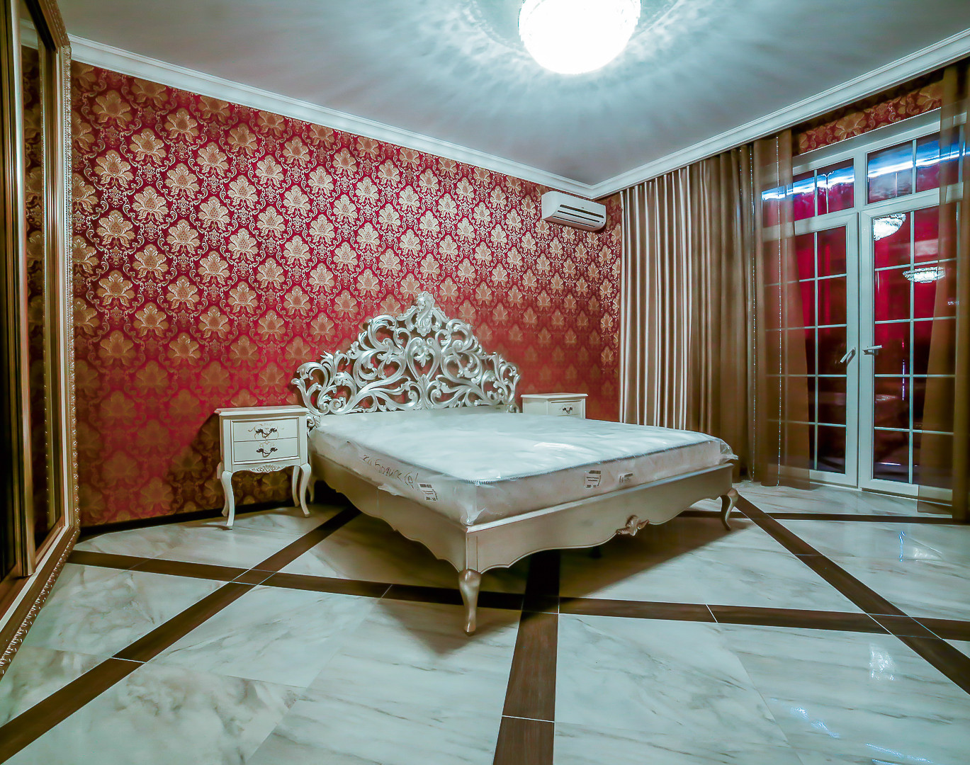 Классический интерьер трехкомнатной квартиры