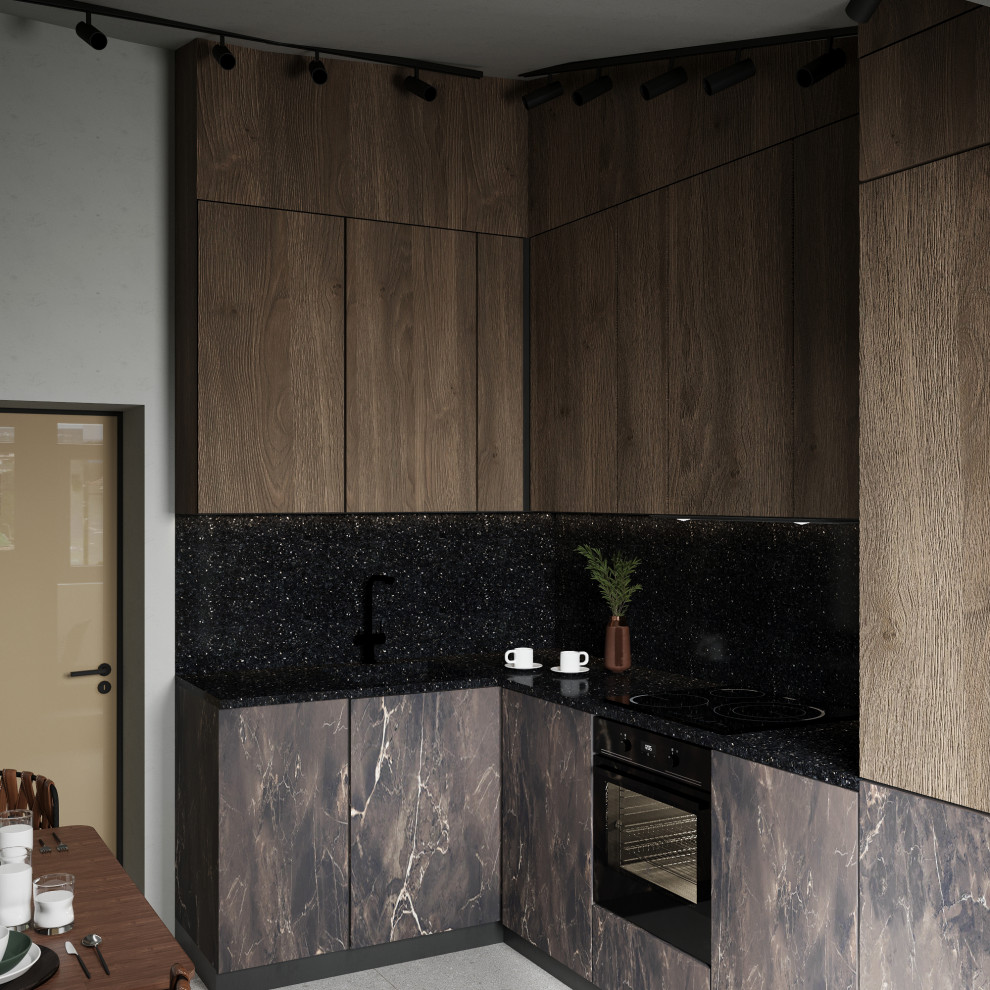 С мужским характером