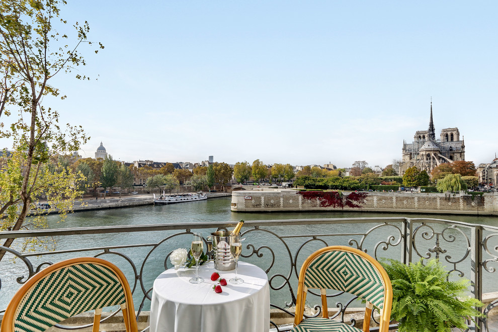 Прогулка на диване: Дома с видом на достопримечательности города