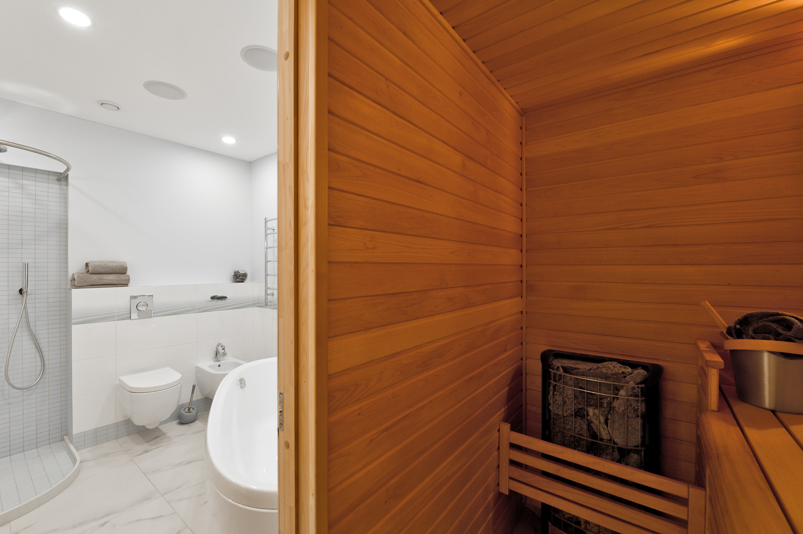 Houzz Литва: Старый Вильнюс и арт-объекты в трехкомнатной квартире