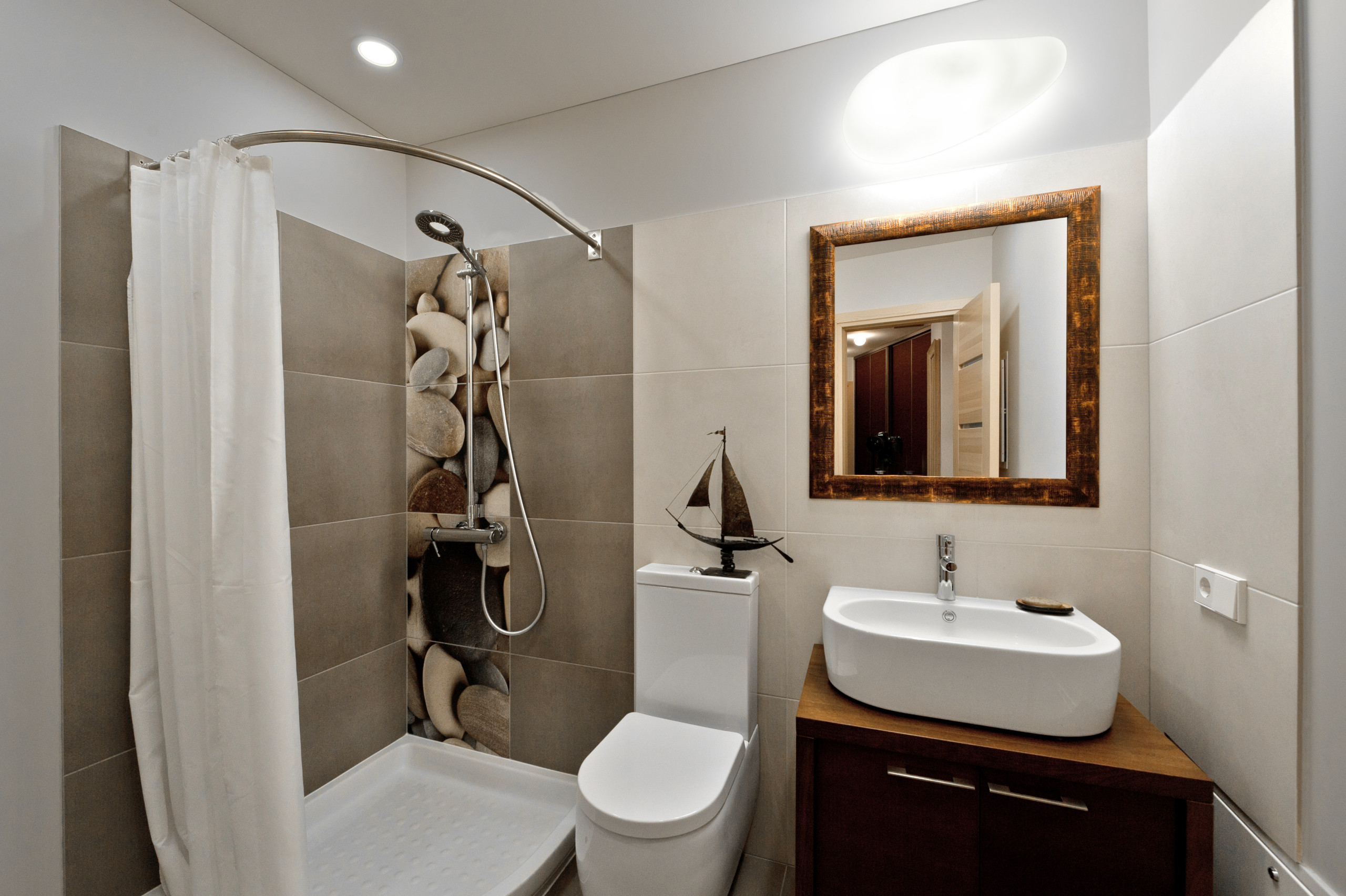 Houzz Литва: Старый Вильнюс и арт-объекты в трехкомнатной квартире