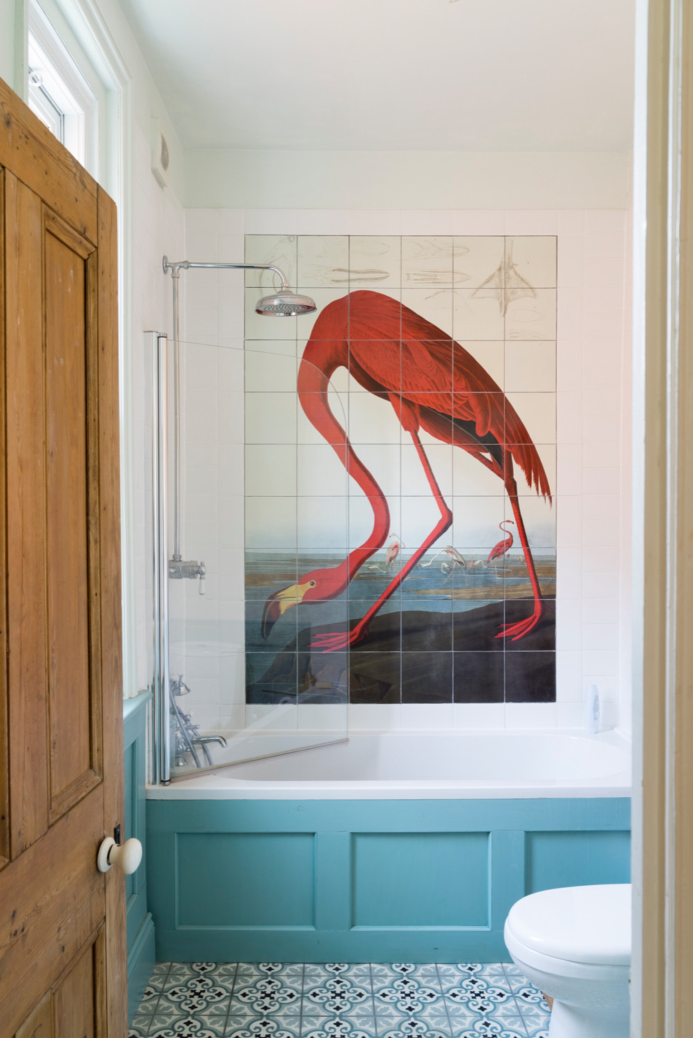 Смеситель скрытого монтажа — чем он отличается от привычного