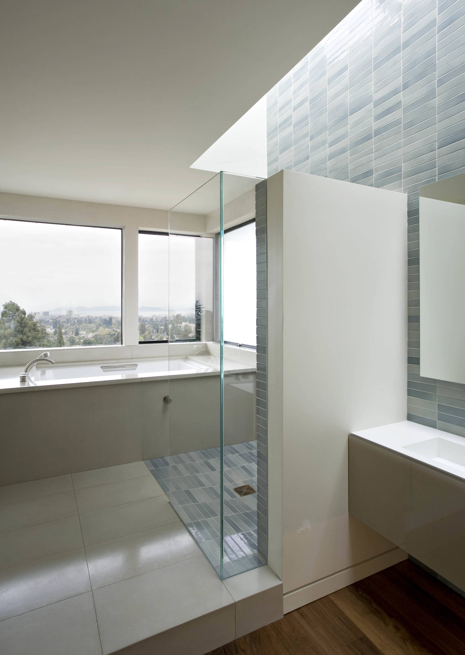 Комната с видом: Как обустроить подоконник