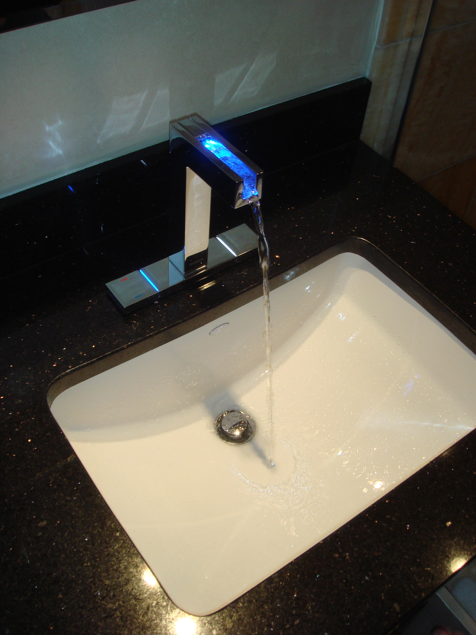 Электронная сантехника: Зачем она вашему дому