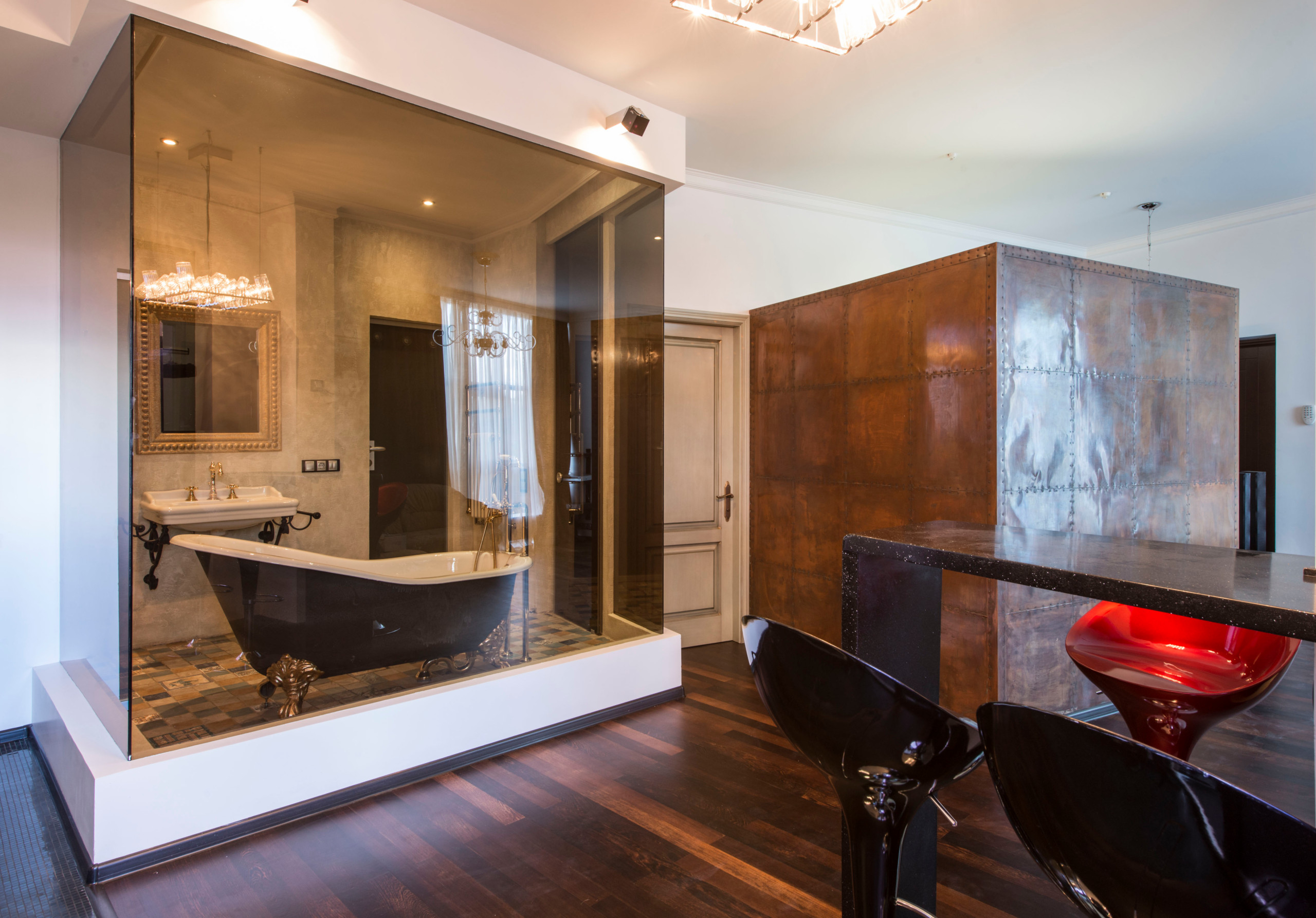 Проект недели: ванная-«аквариум» 5 м кв. для двоих