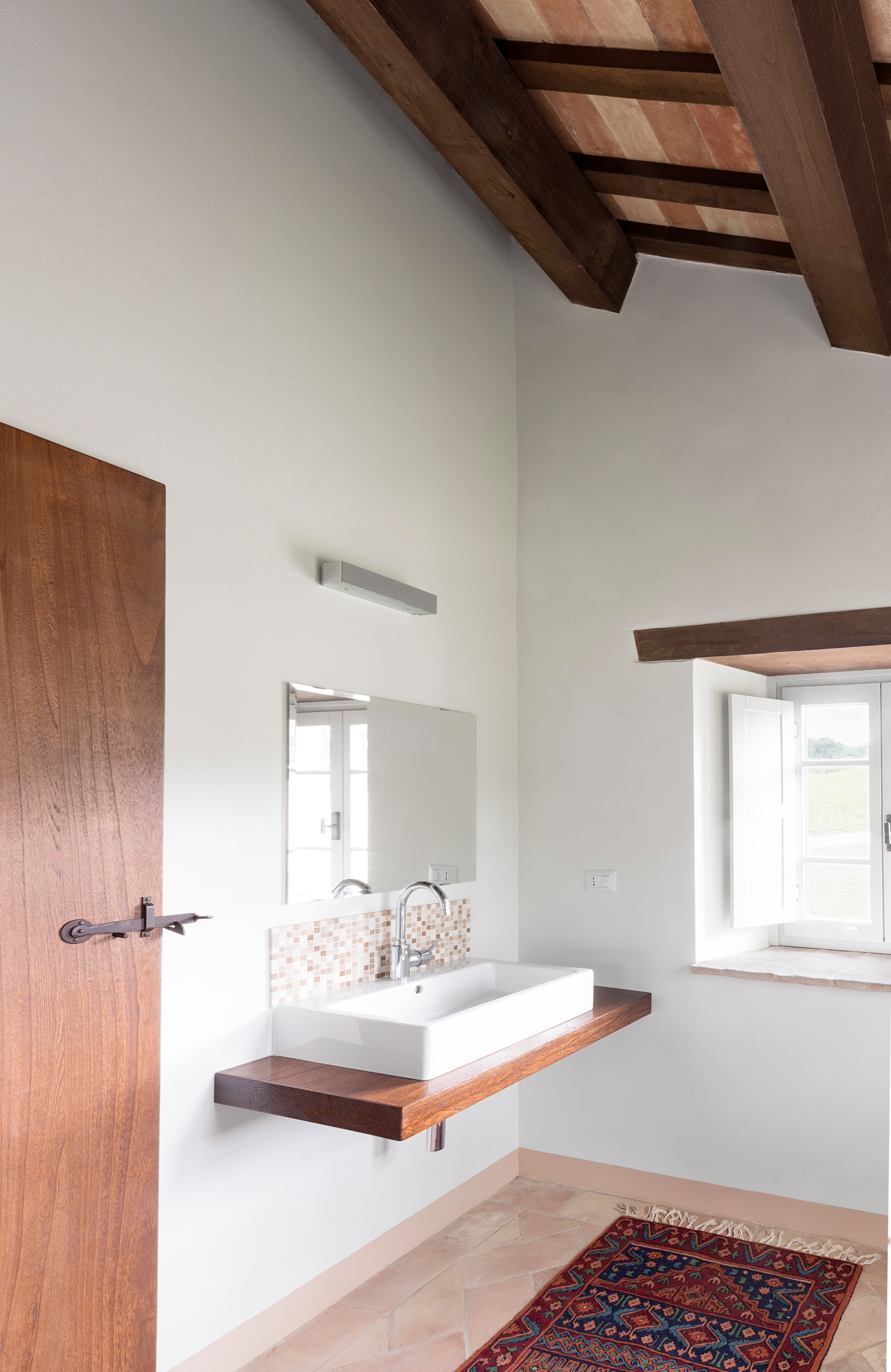 Houzz Италия: Как переделать старый деревенский дом в современную виллу