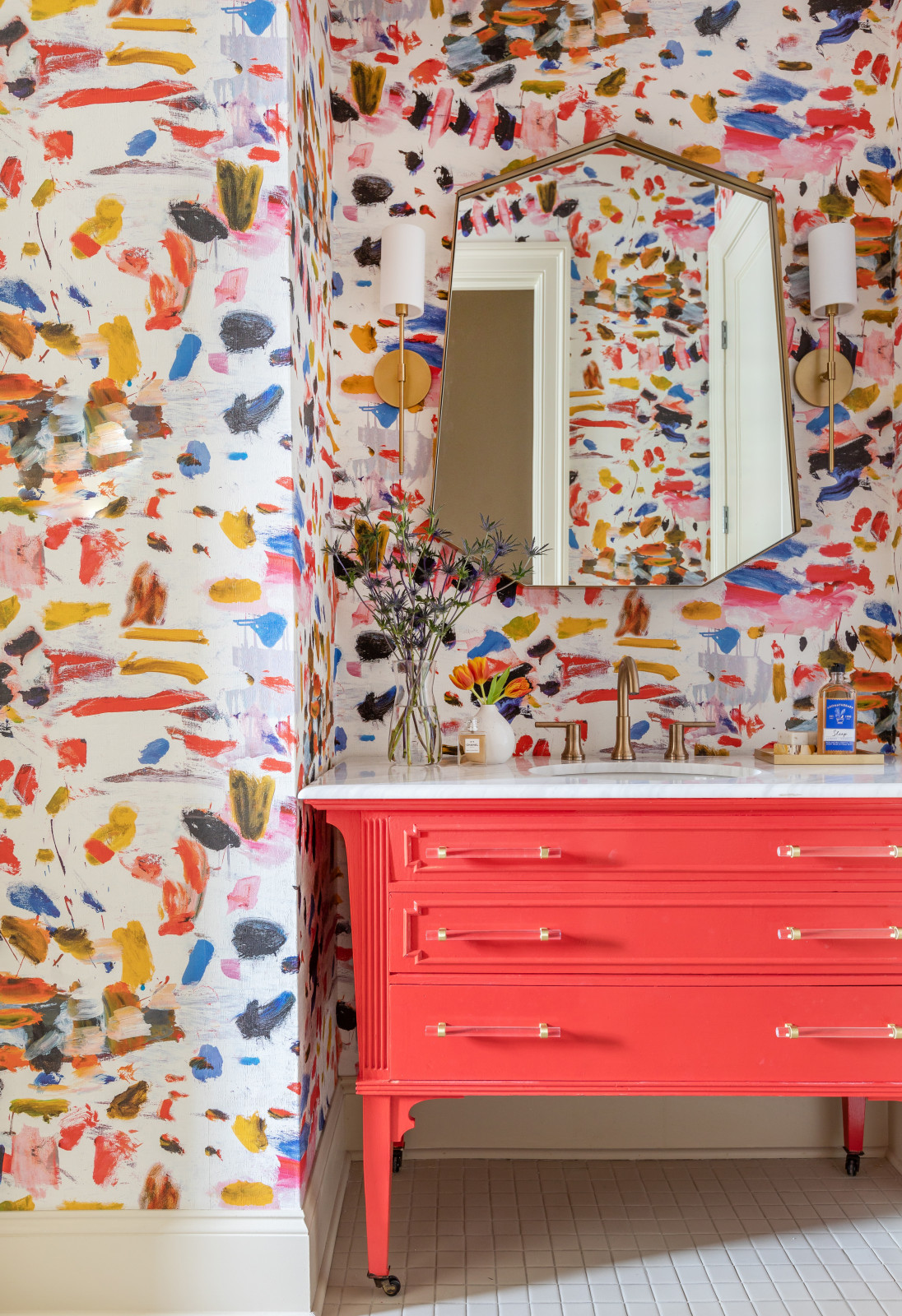 Просто фото: Ой, у вас обои в пятнах