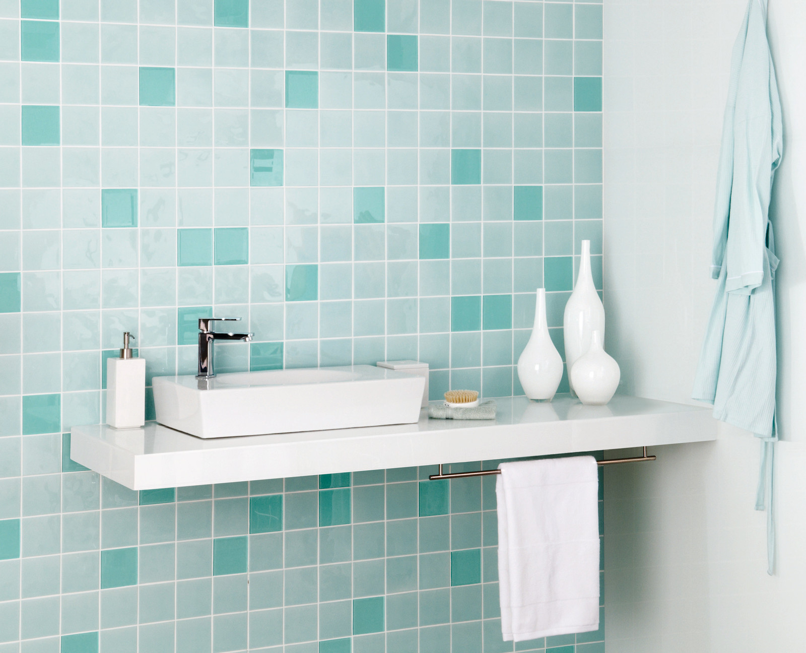 Больше не нужно: Зеркало над раковиной