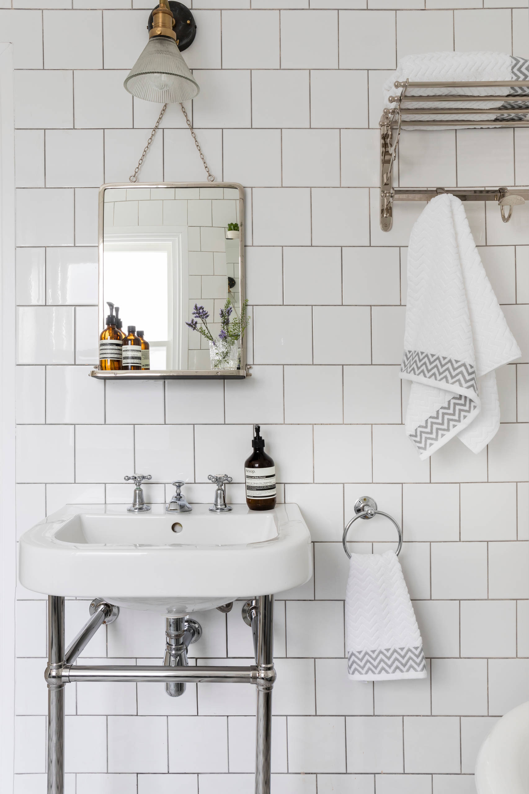 Расхламление ванной: 7 вещей, которые можно убрать с глаз