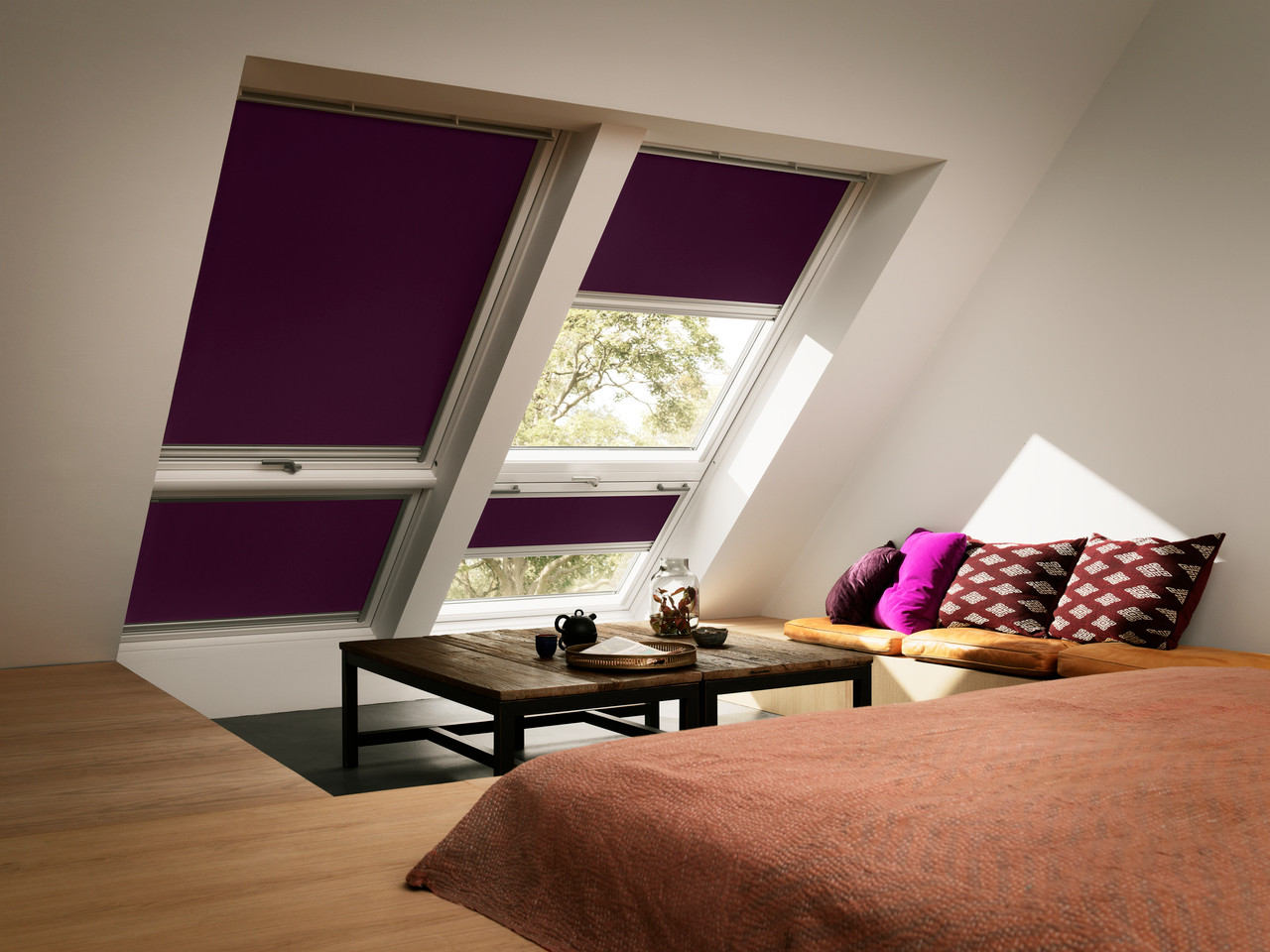 Небо в оконце: Выбираем шторы на мансардное окно со скосом