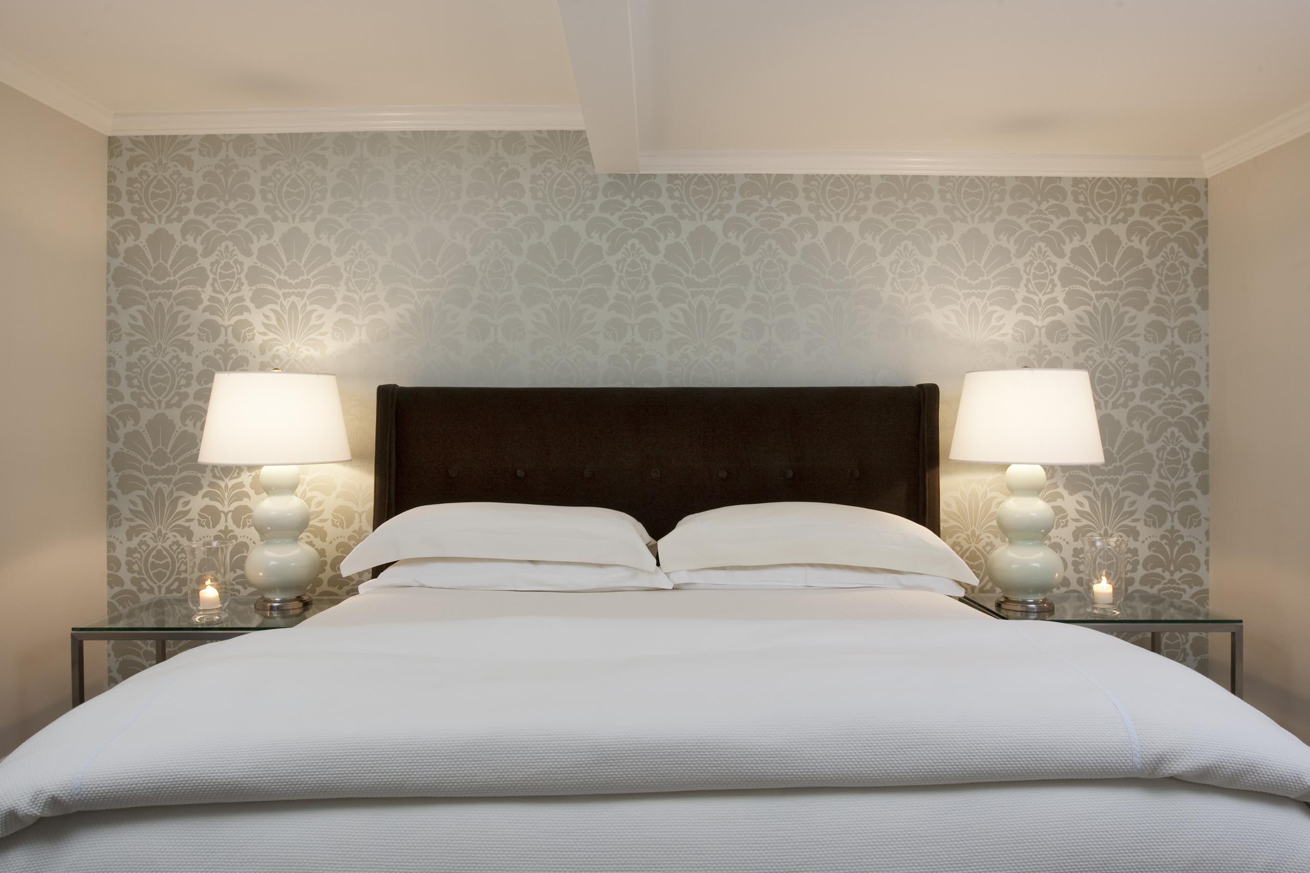 Планку выше: 12 дизайнерских трюков для квартир с низкими потолками