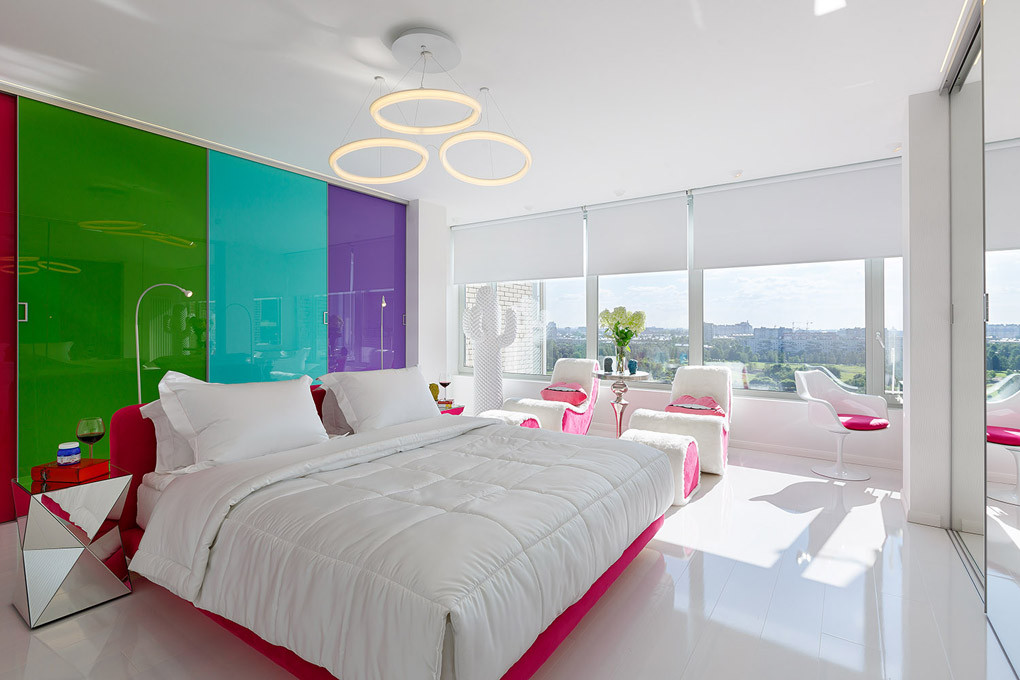 Houzz тур: Квартира с яркими абстракциями и сломанными стереотипами