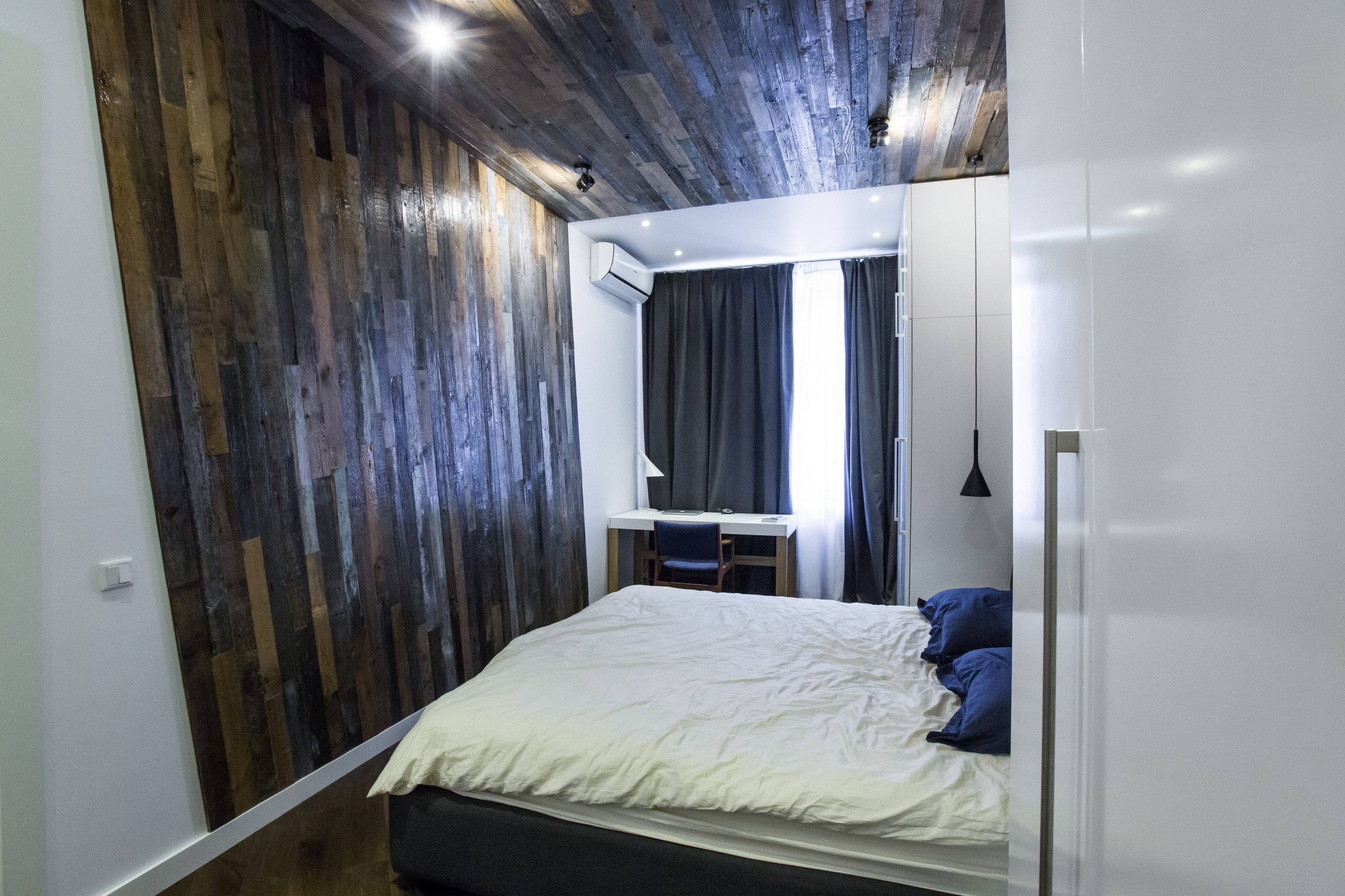 Houzz тур: Сдержанная эклектика для холостяка со вкусом