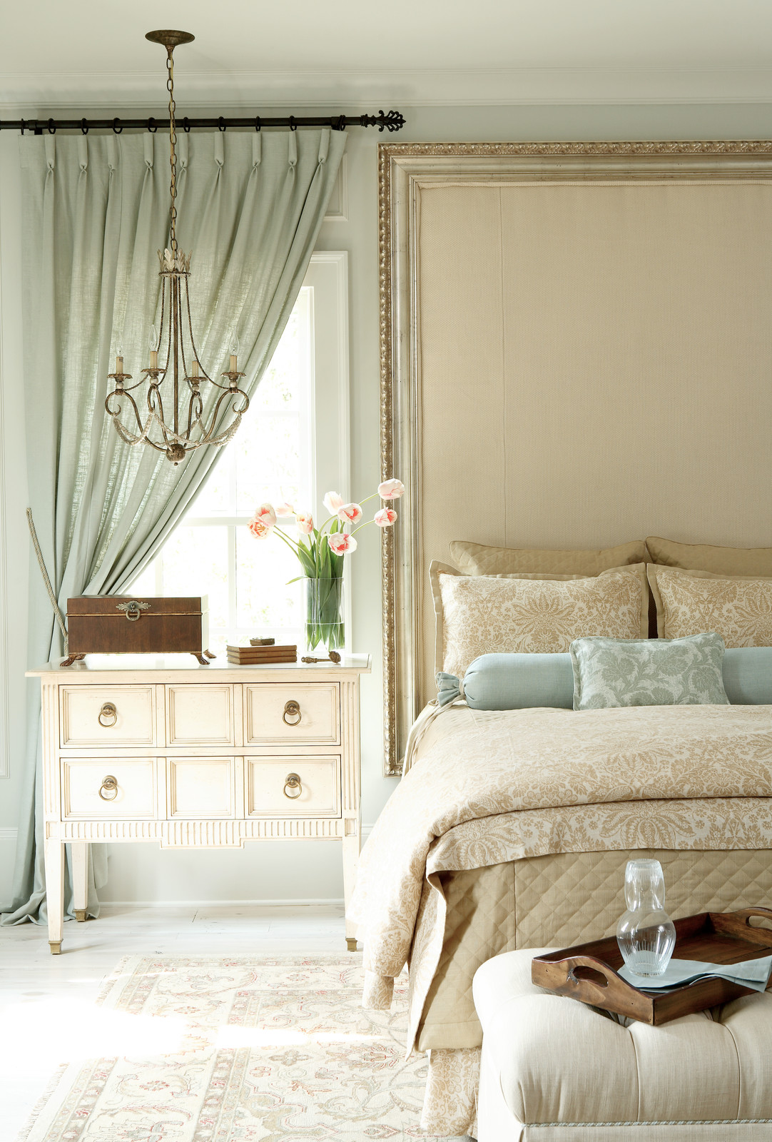 Почему цветовая гамма Юга Франции неуместна в России