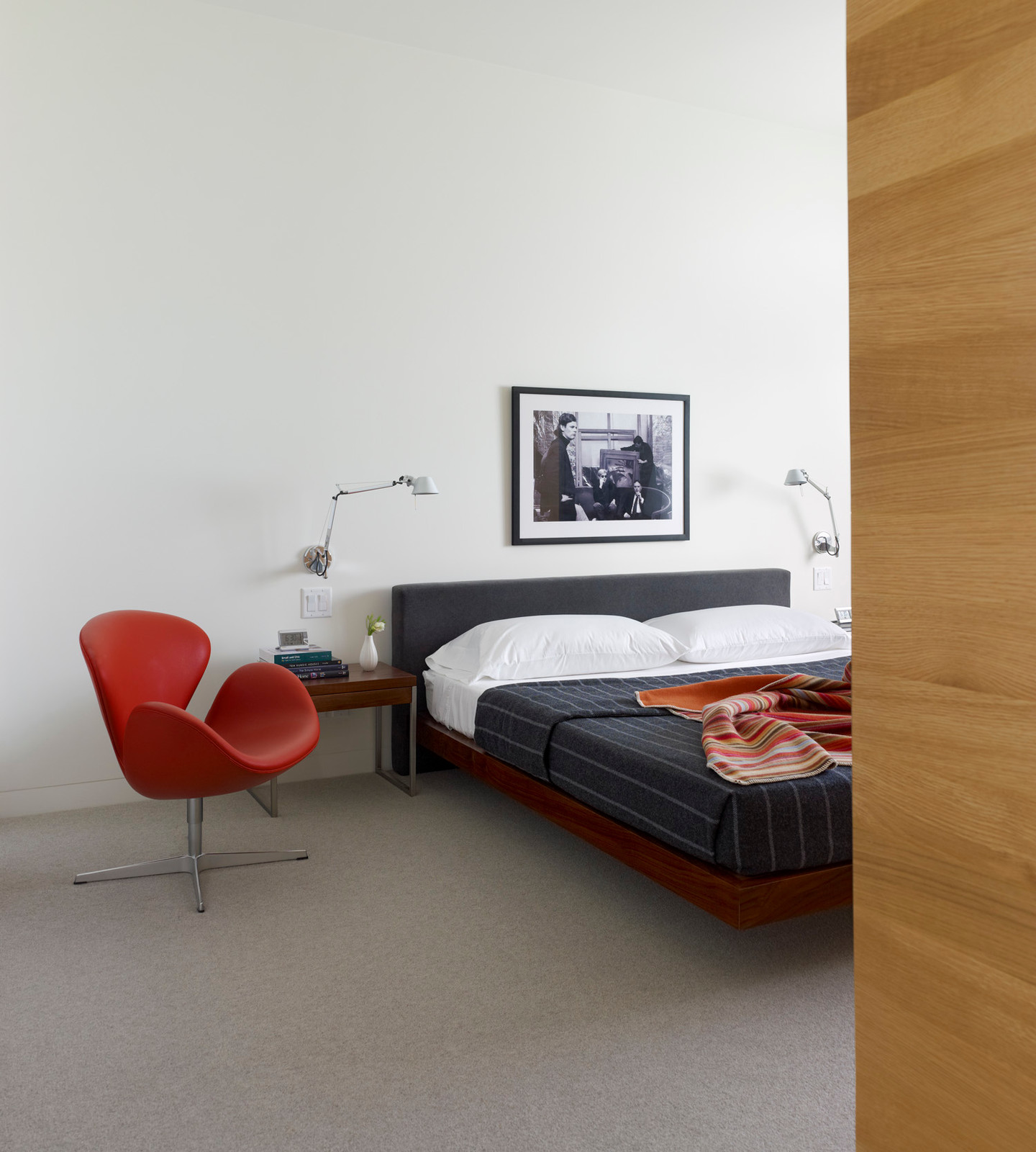 Оформление стены фотографиями: Снимите это немедленно