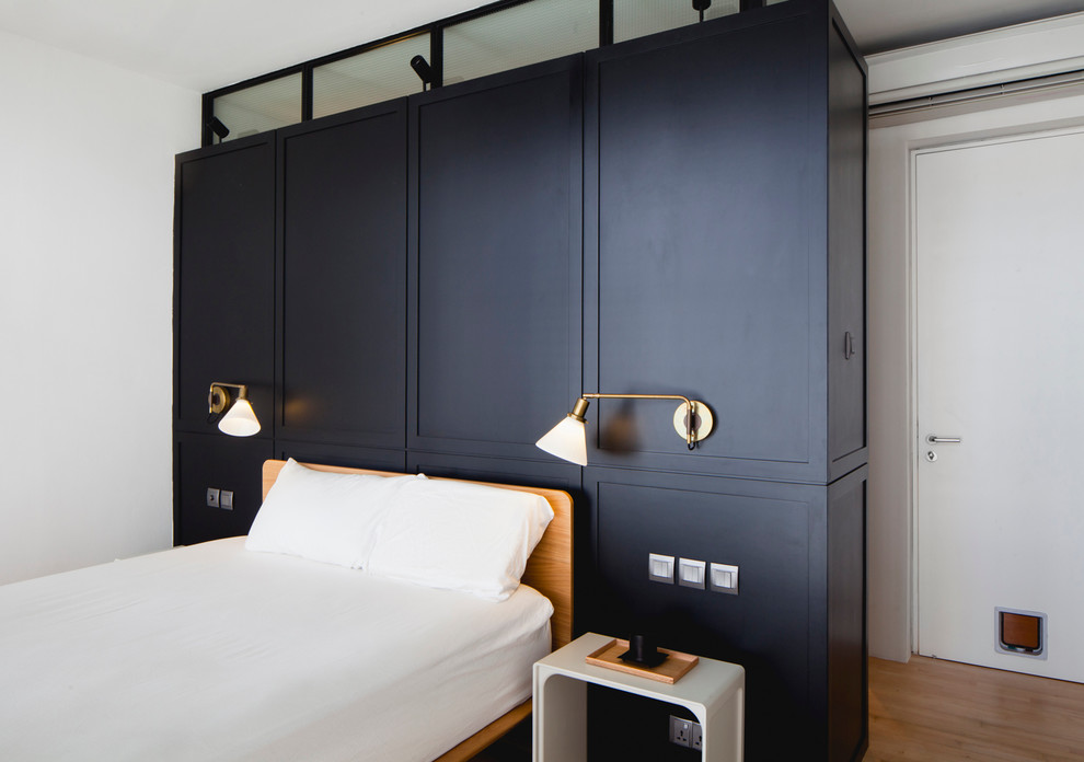 Houzz Сингапур: Современная квартира в синем и черном цвете
