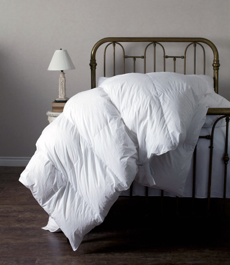 Что делать: Постирать зимние одеяла, шторы и пуховики