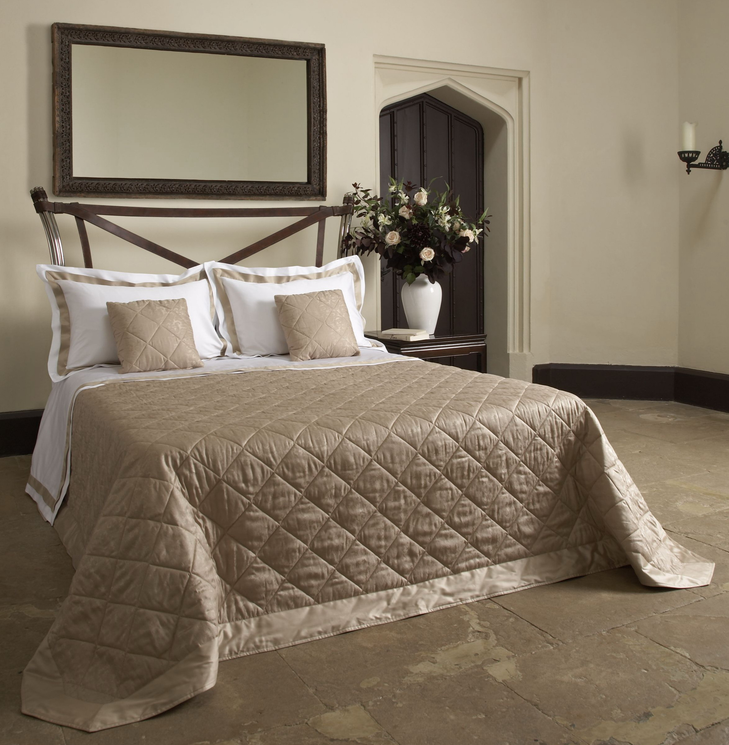 Здоровый сон: Чего избегать в интерьере спальни