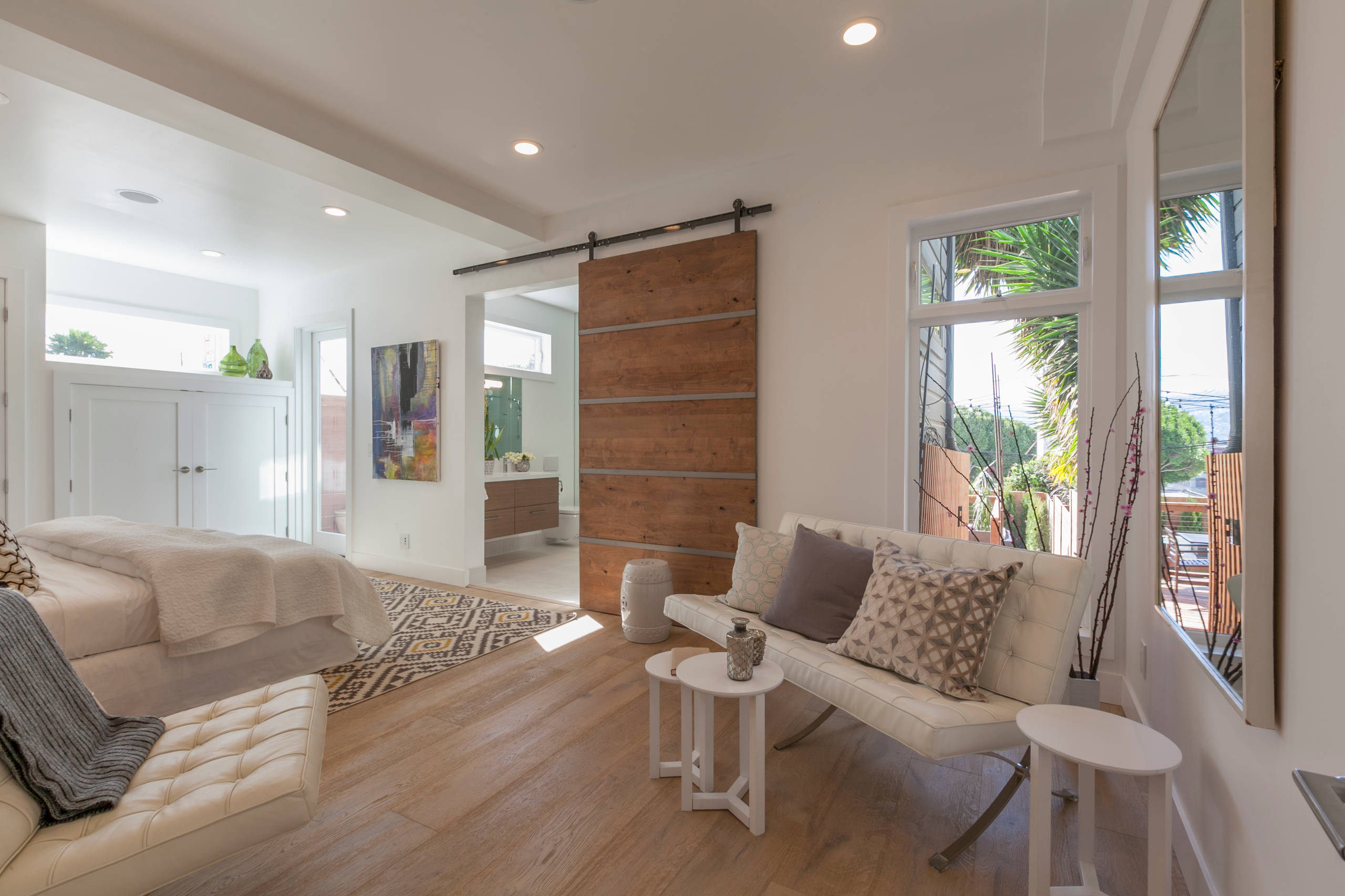 Быть или не быть: Раздвижные межкомнатные двери в интерьере