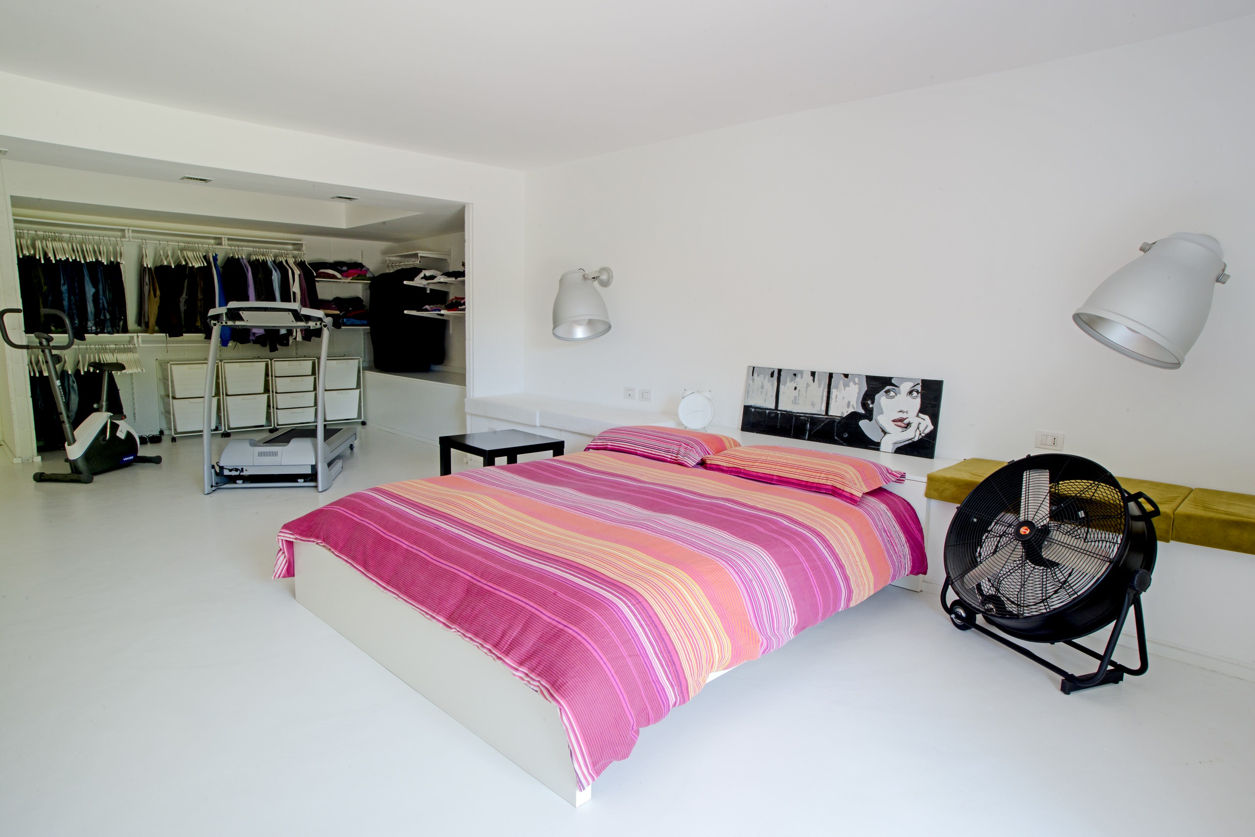 Houzz Италия: Гараж, переоборудованный в просторный дом