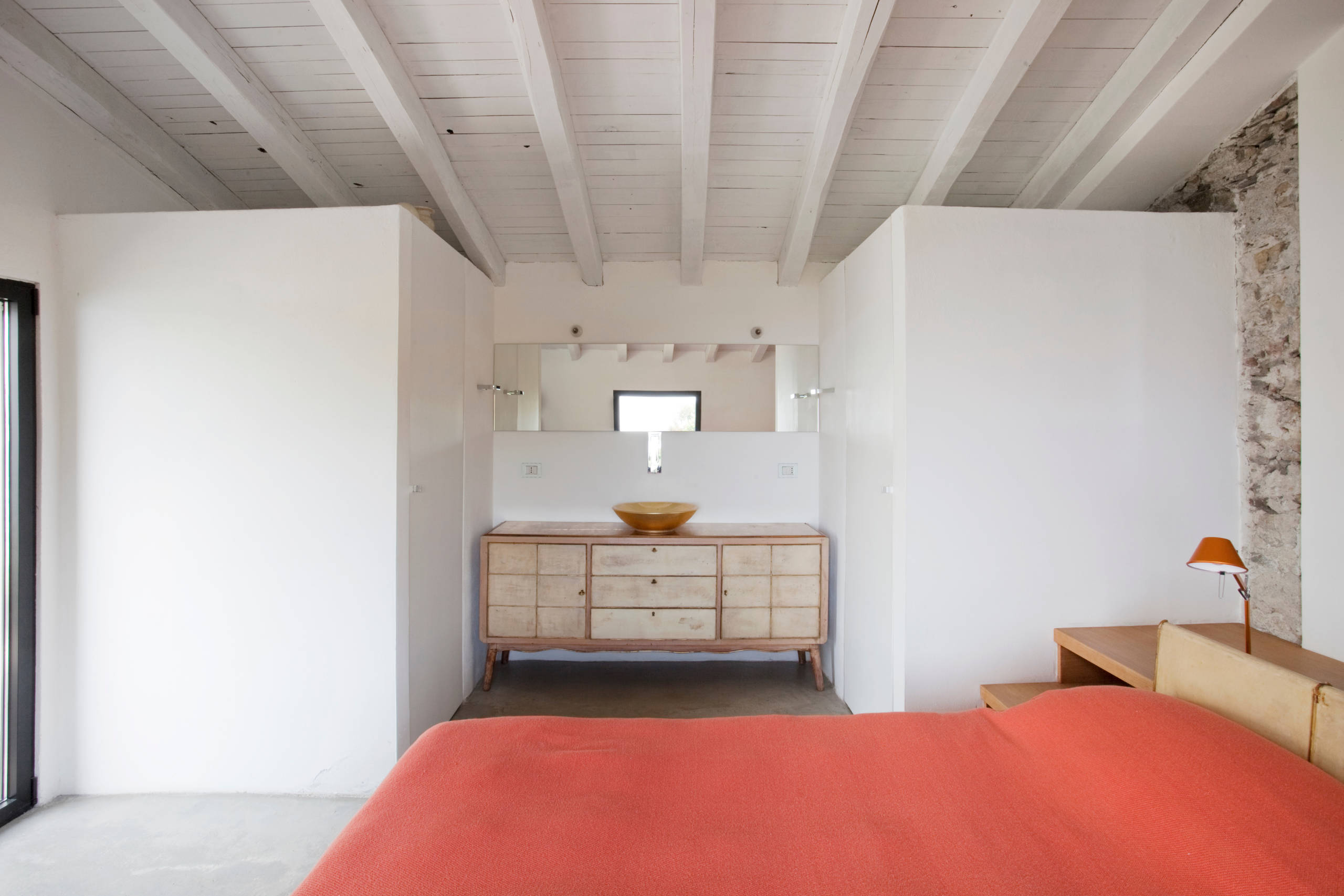 Houzz Италия: Новая жизнь старого сарая с видом на море