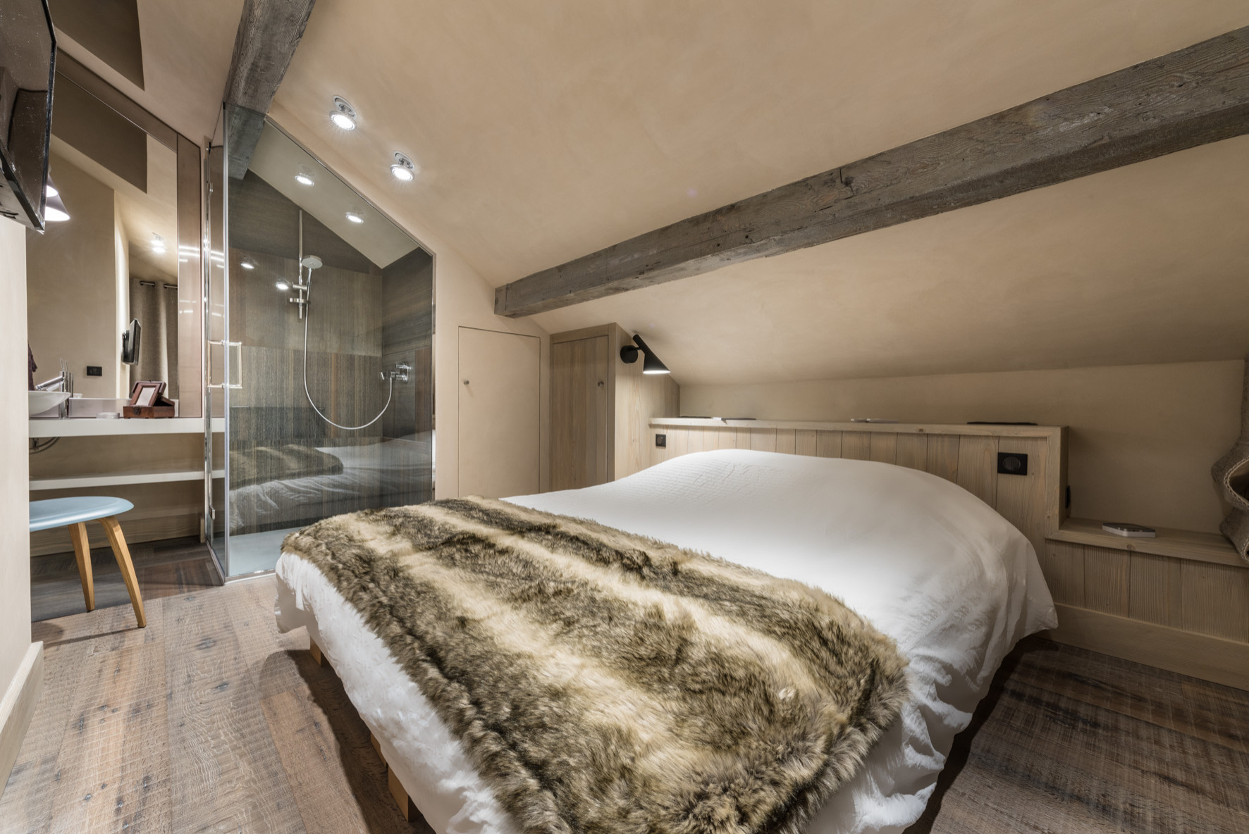 Houzz Франция: Современное шале в старом доме в Мерибеле